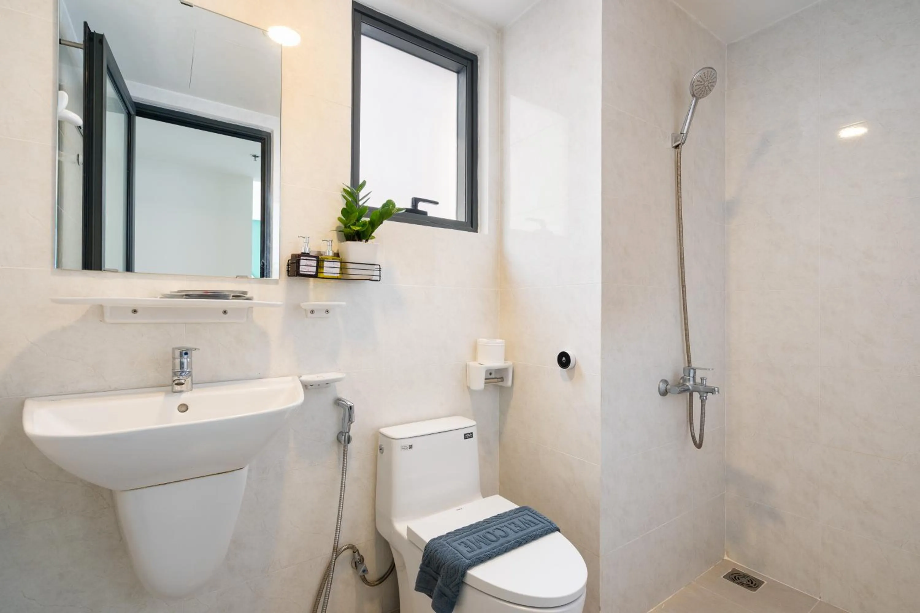 Toilet in Otis Soho Saigon Balcony Apartment