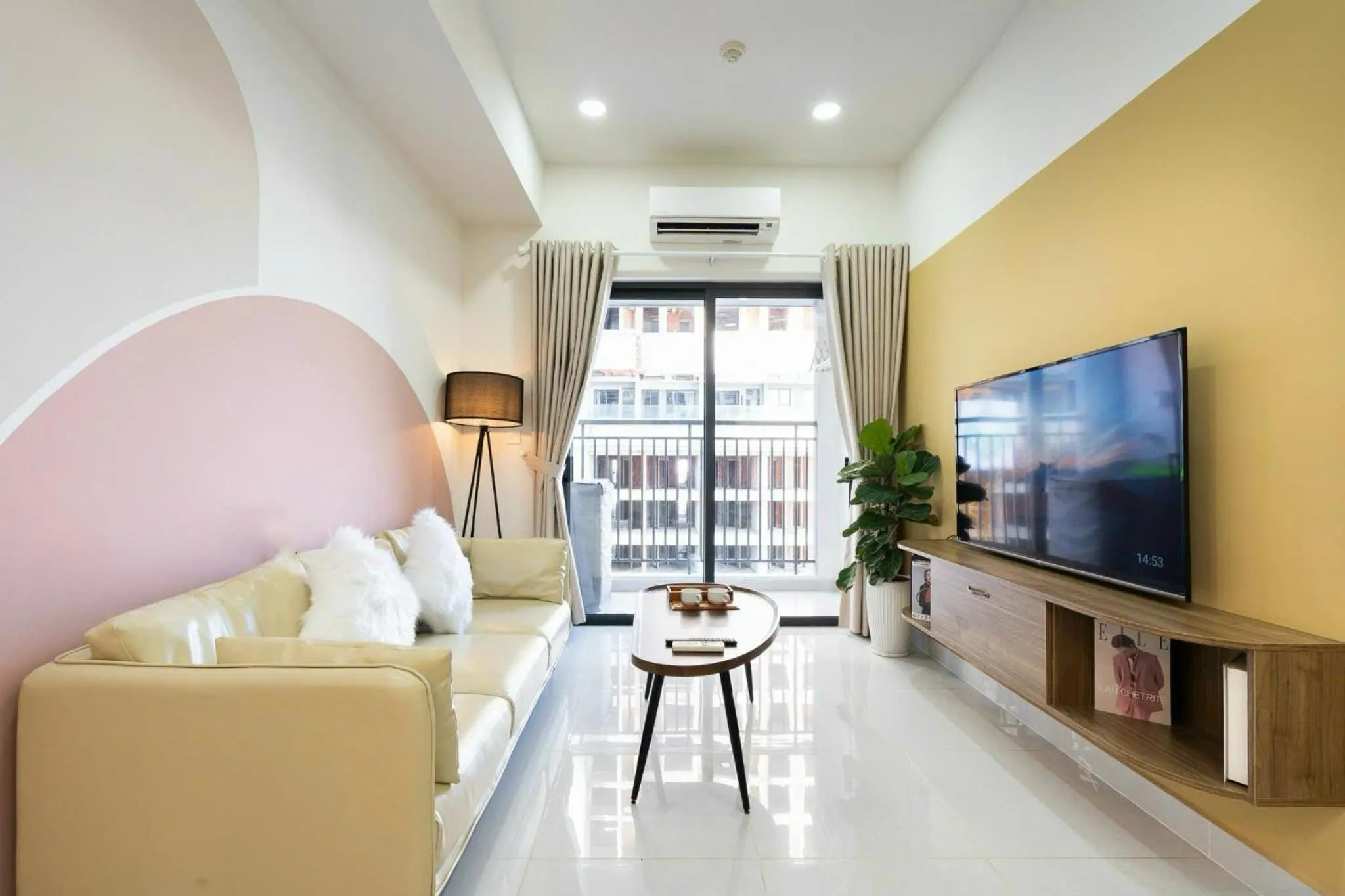 Otis Soho Saigon Balcony Apartment