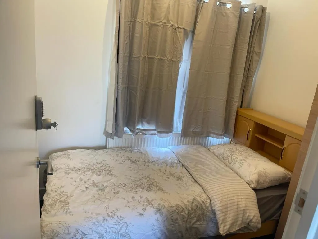 Bed in Rahal Ilford