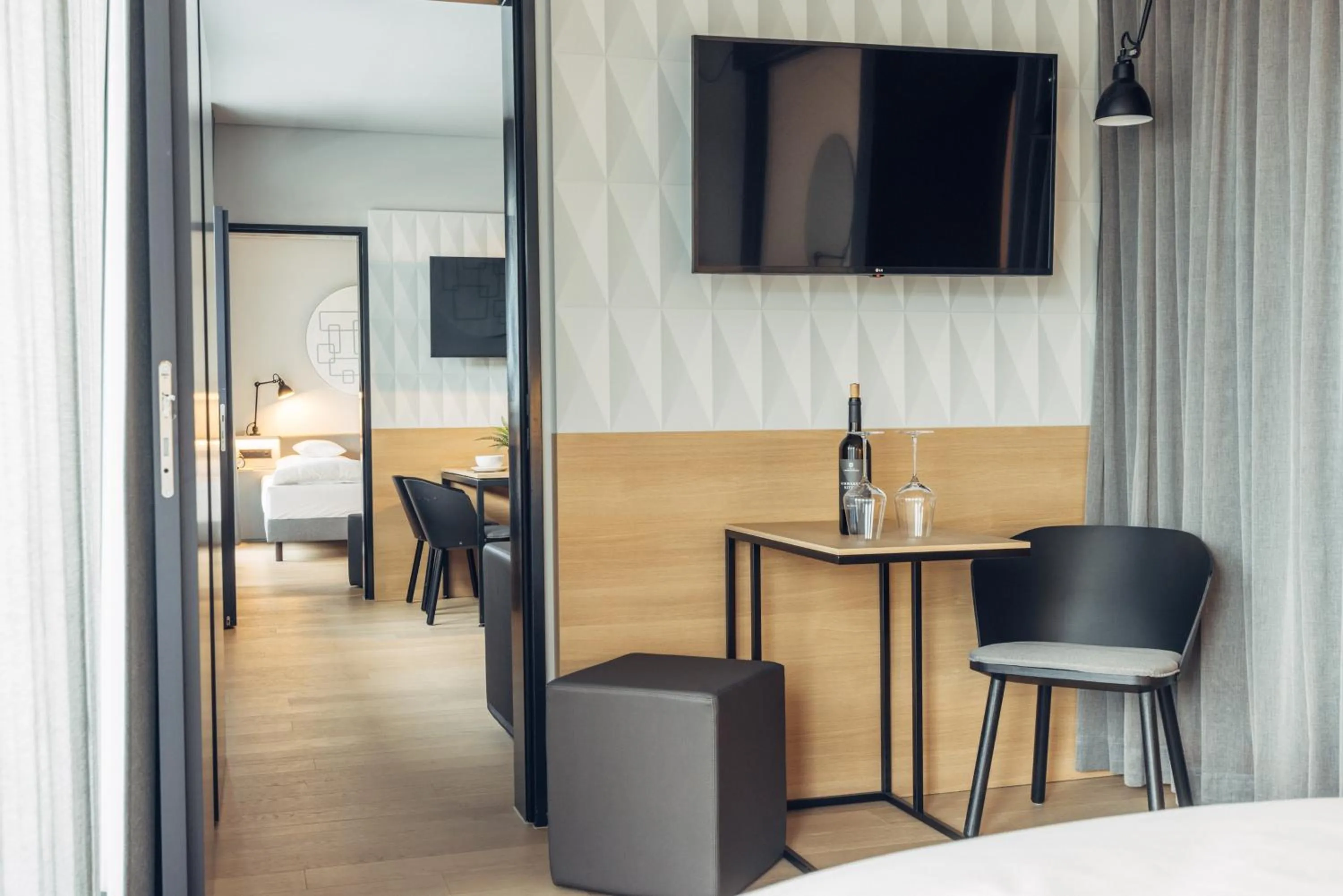 Photo of the whole room in harry's home Zürich-Limmattal