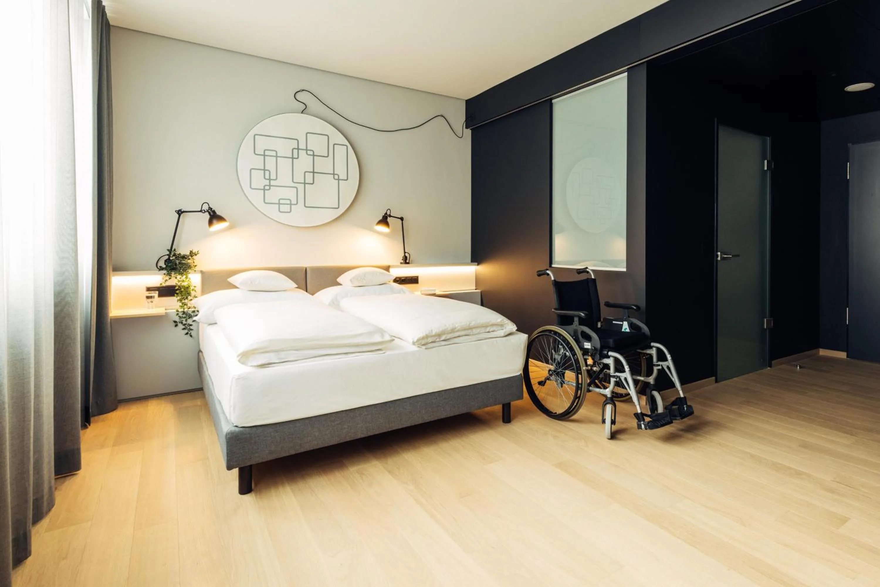 Photo of the whole room, Bed in harry's home Zürich-Limmattal