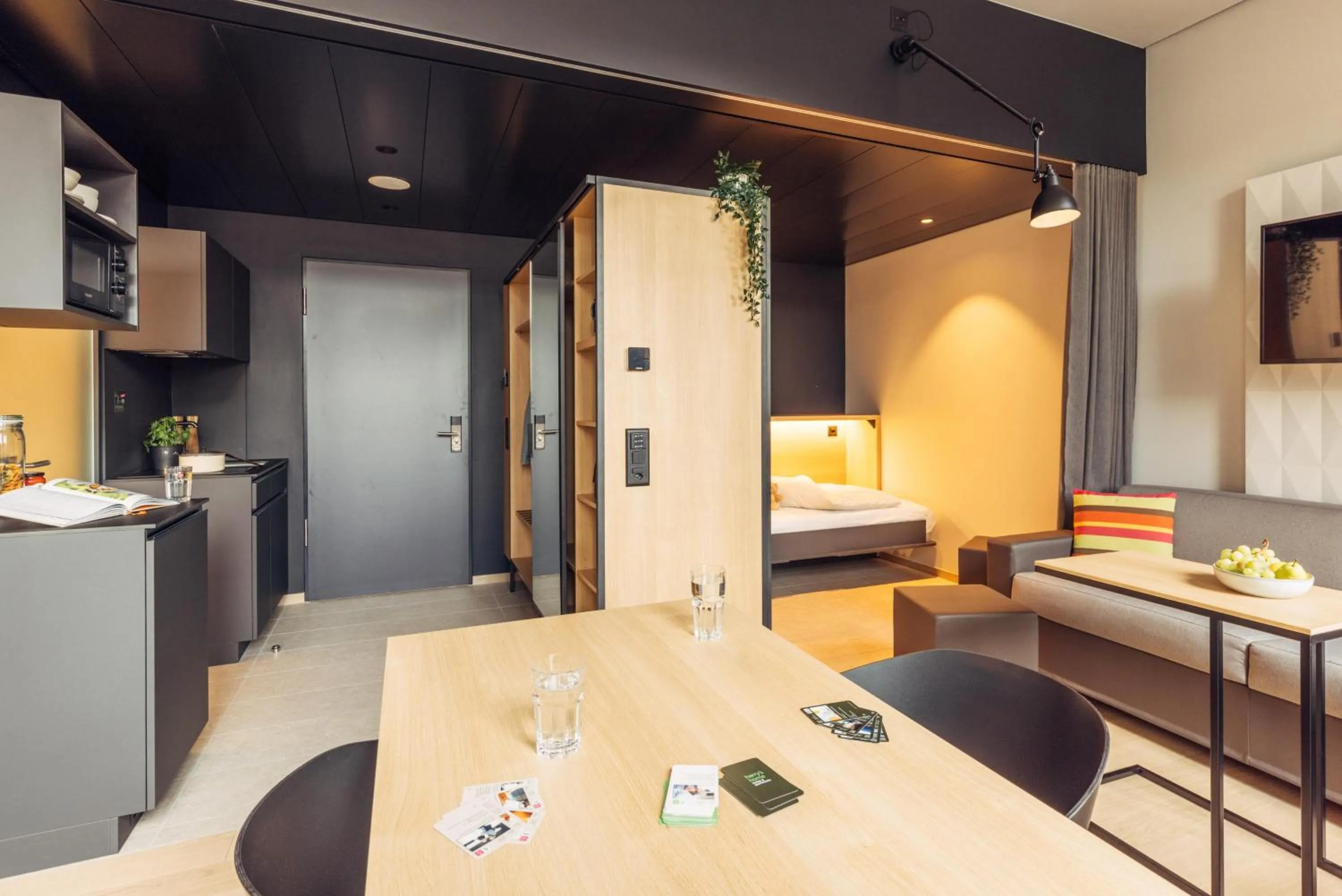 Photo of the whole room in harry's home Zürich-Limmattal