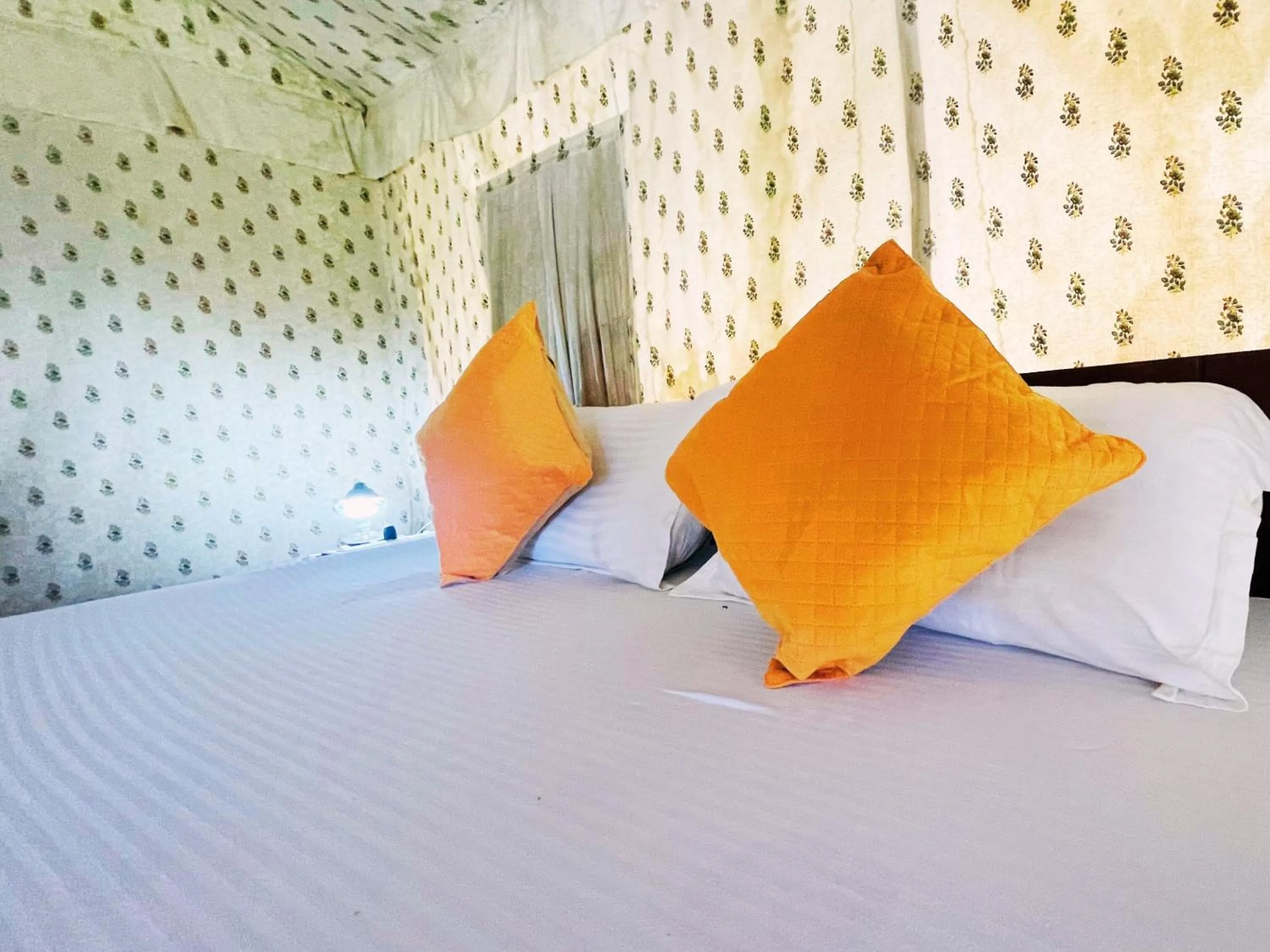 Bed in Cattle Inn Resort - Luxury Cottages Pushkar