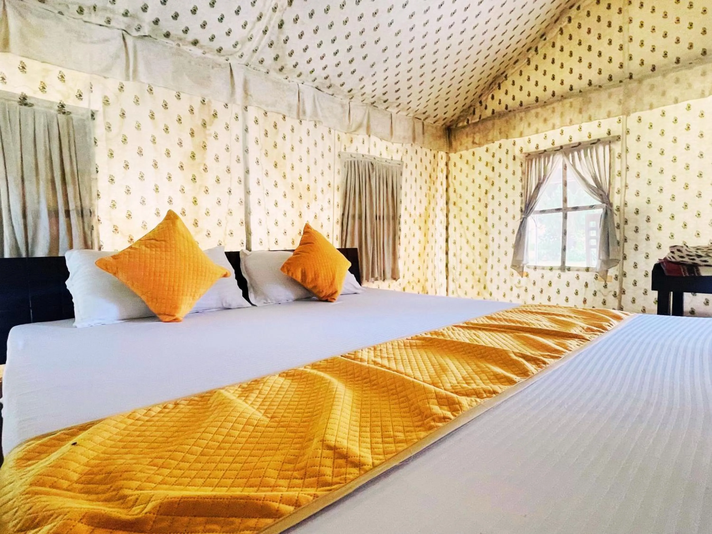 Bed in Cattle Inn Resort - Luxury Cottages Pushkar