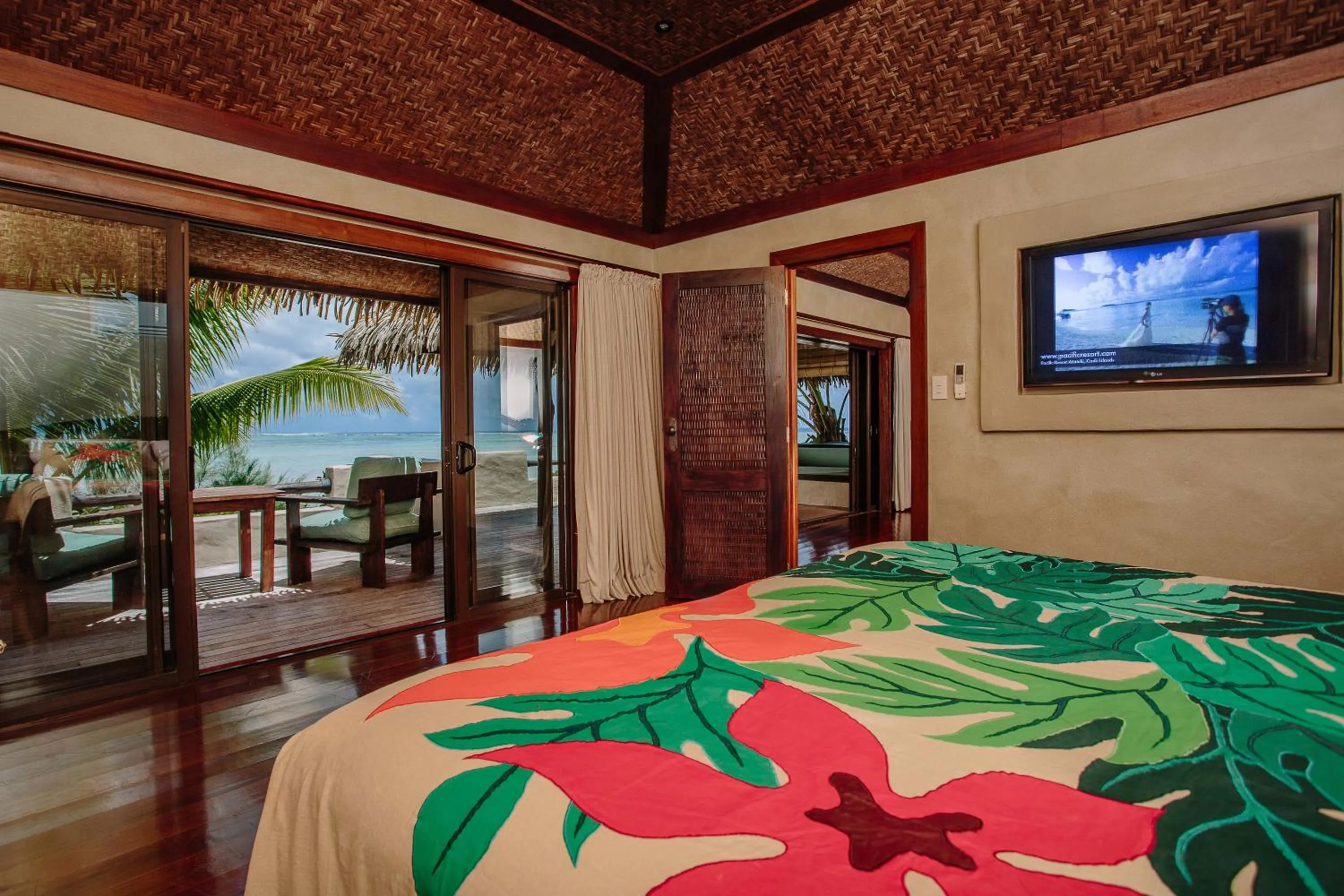 Bedroom, Bed in Pacific Resort Aitutaki - Adults Only