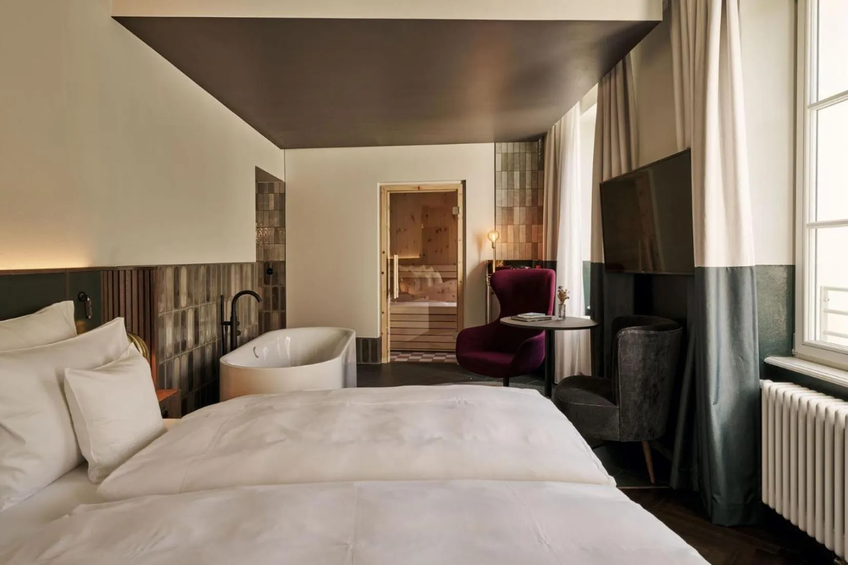 Photo of the whole room, Bed in A-ROSA Straubinger Grand Hotel Bad Gastein - Adults Only