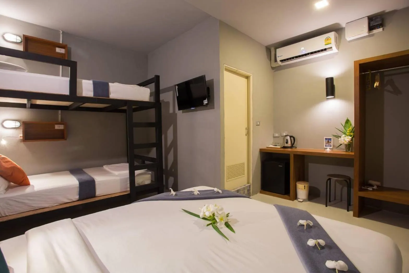 Bed in Leisure Hostel