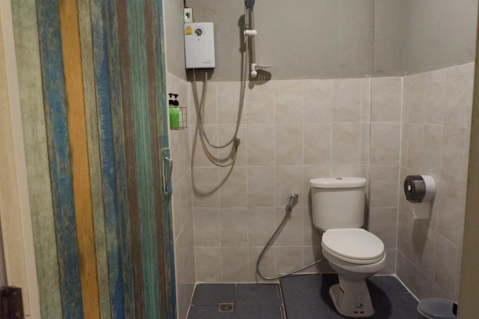 Bathroom in Leisure Hostel