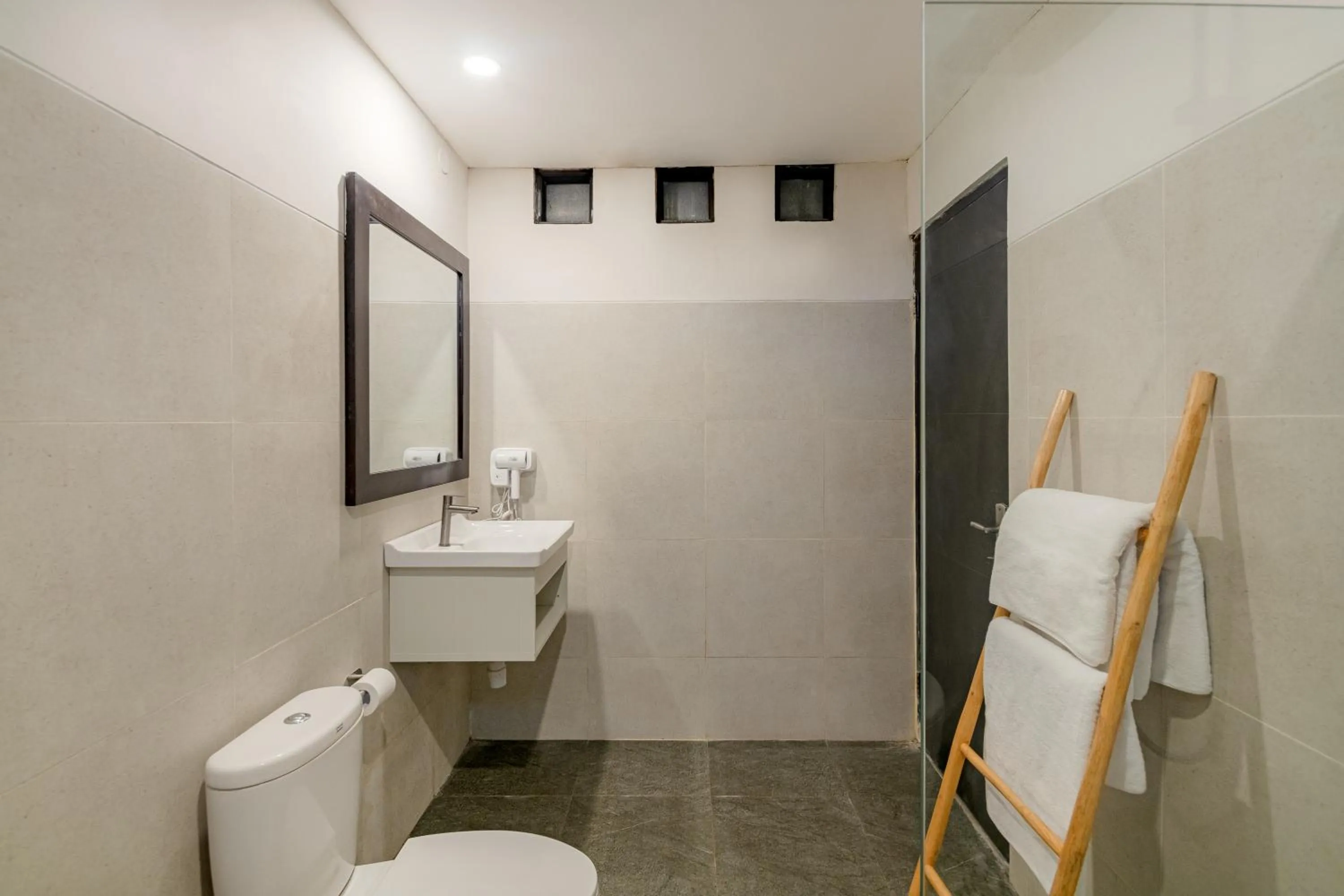 Shower in Villa Kisaraa - Kerobokan x Seminyak x Canggu