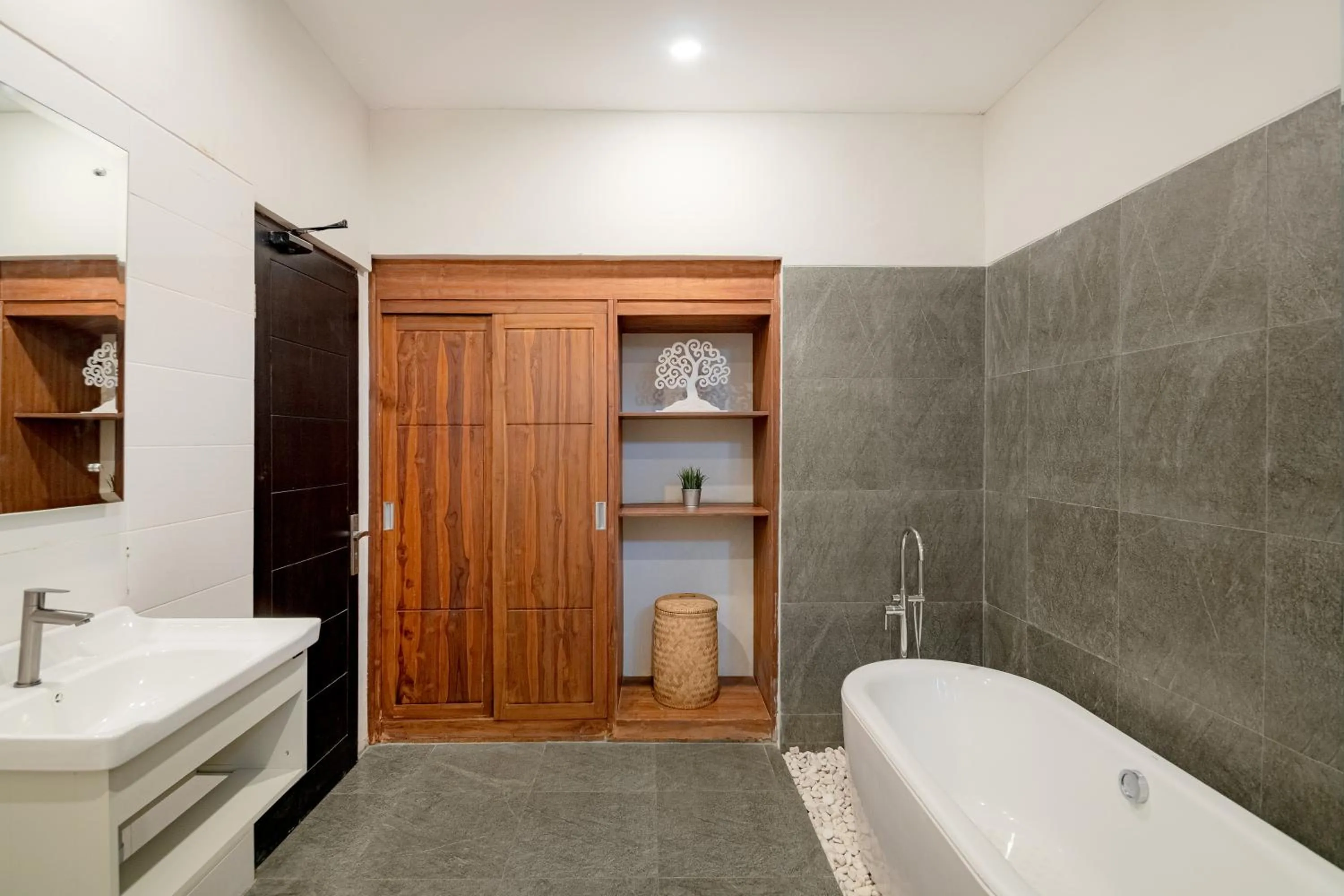 Shower in Villa Kisaraa - Kerobokan x Seminyak x Canggu