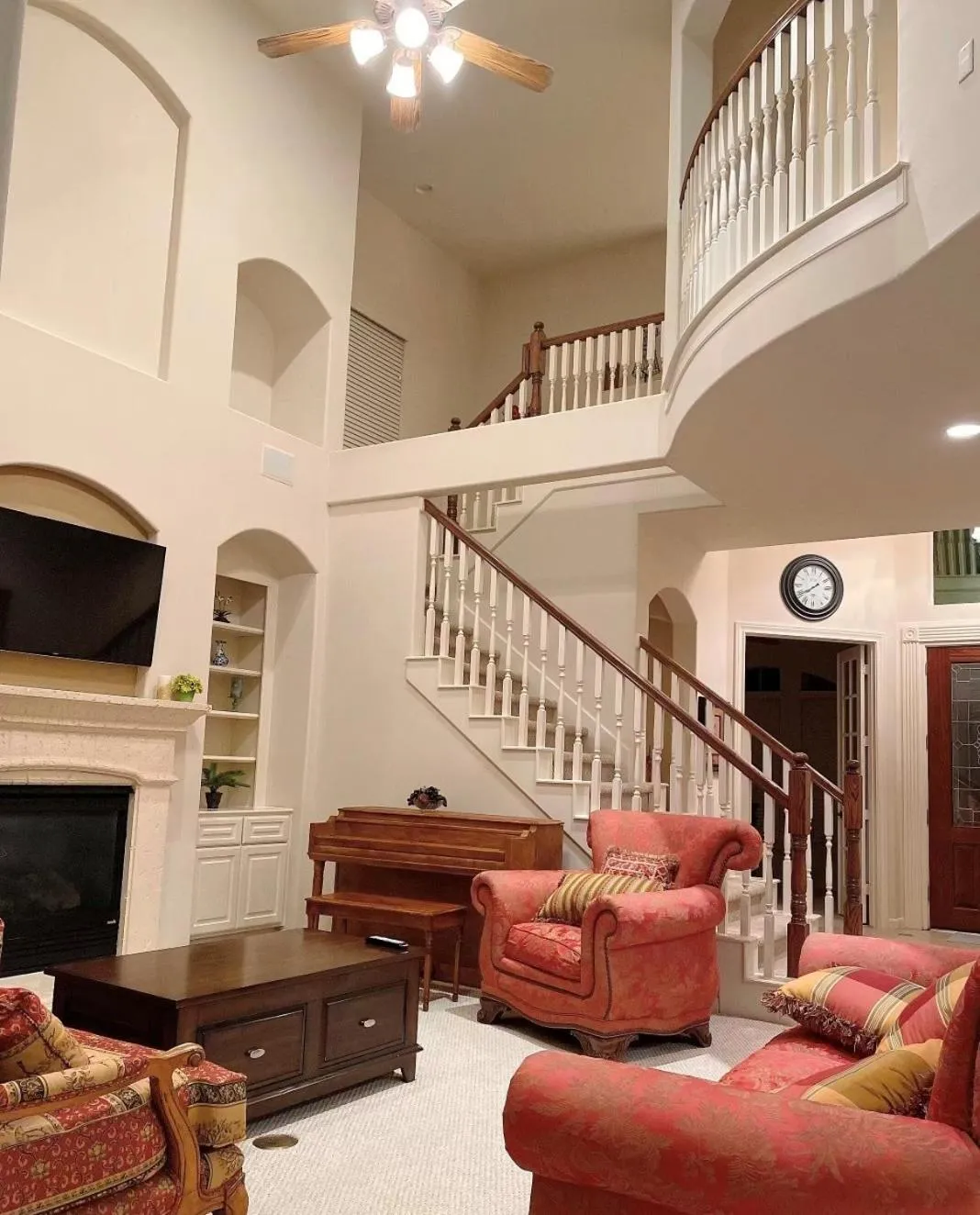 Bedroom with 3.5-Bathroom near Golf Course!