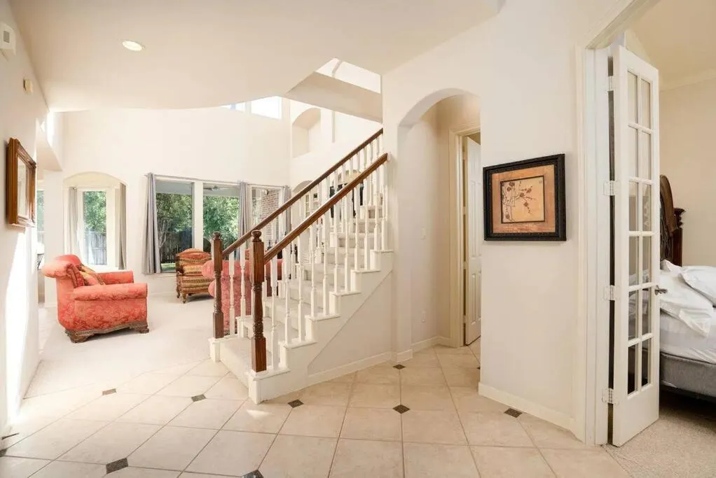 Bedroom with 3.5-Bathroom near Golf Course!