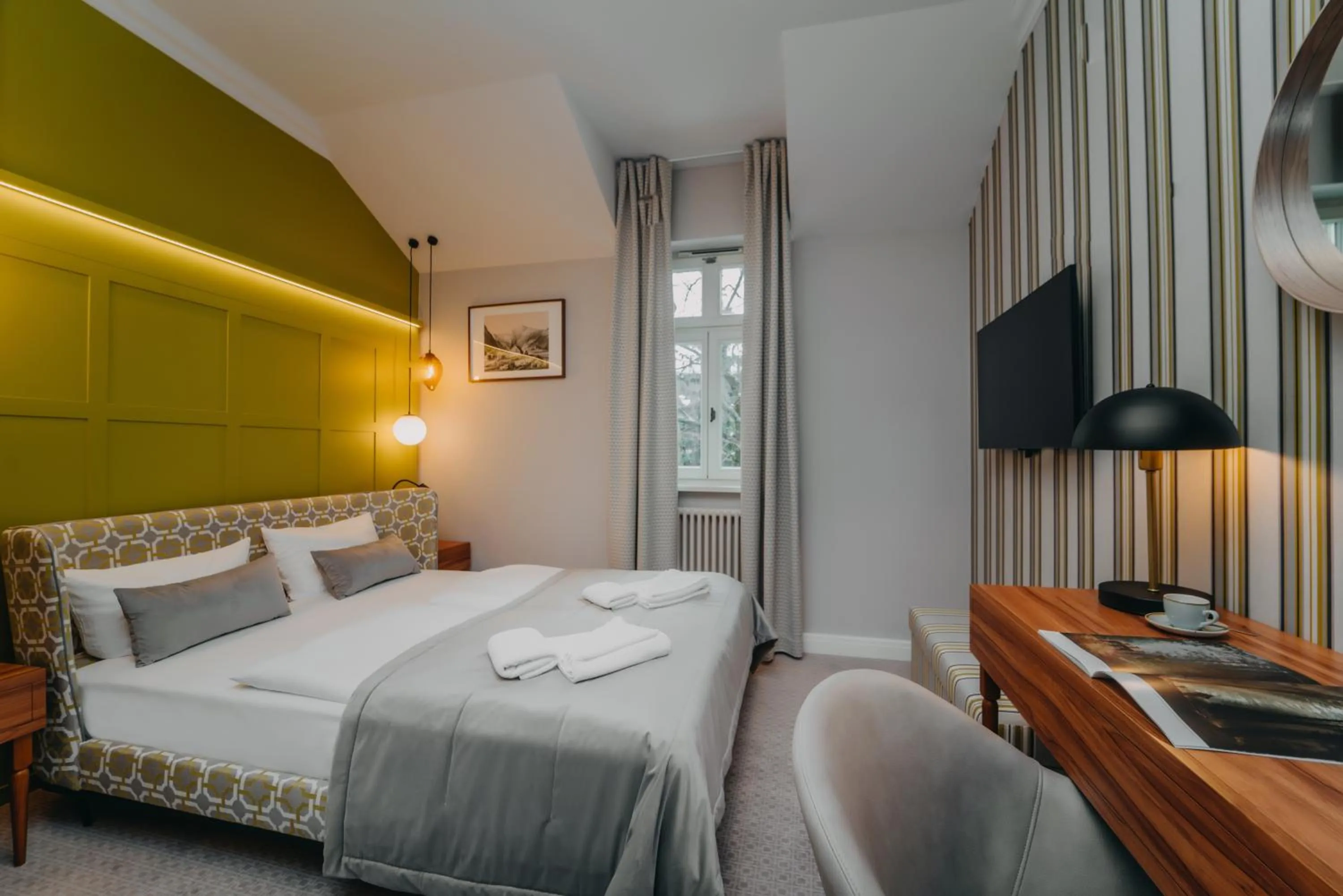 Bed in Platinum Adults