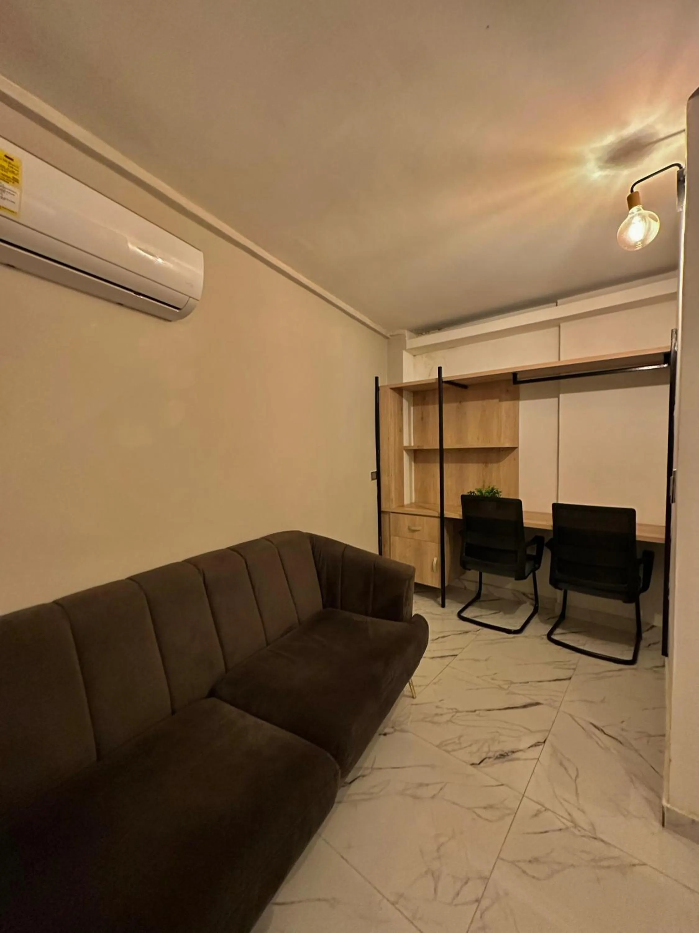 wardrobe in HOTEL BALI AT POBLADO