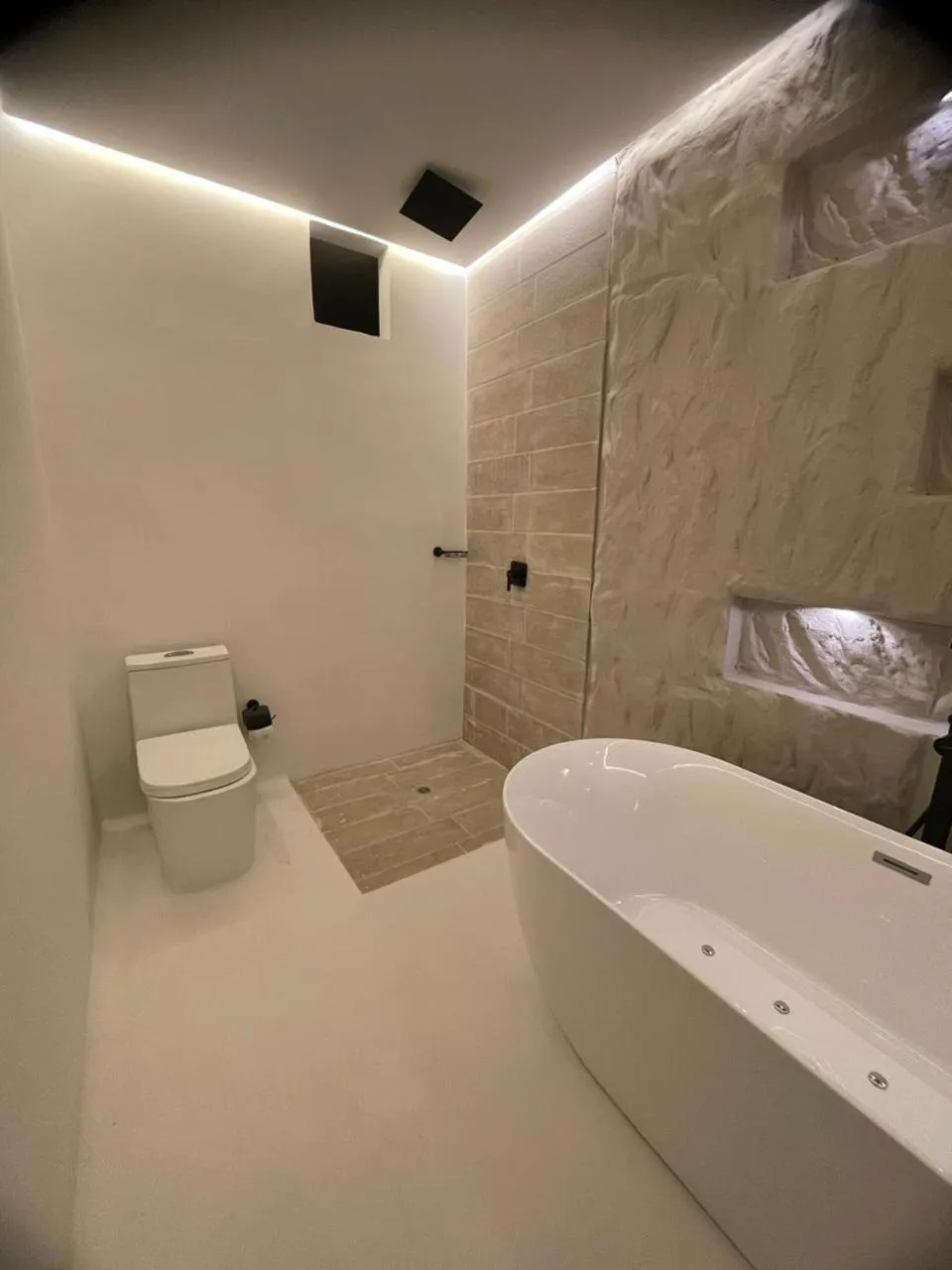 Bathroom in HOTEL BALI AT POBLADO