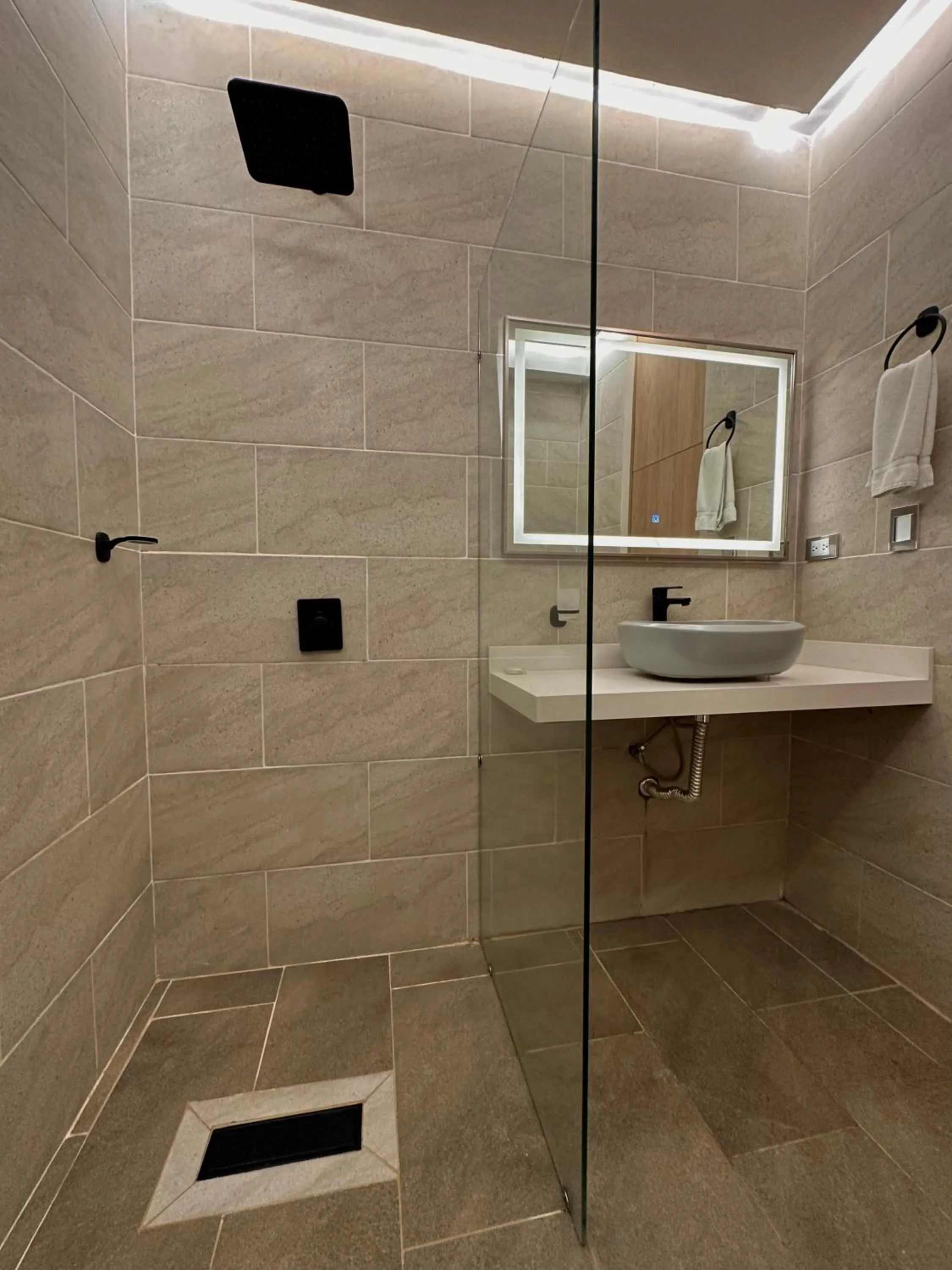 Bathroom in HOTEL BALI AT POBLADO