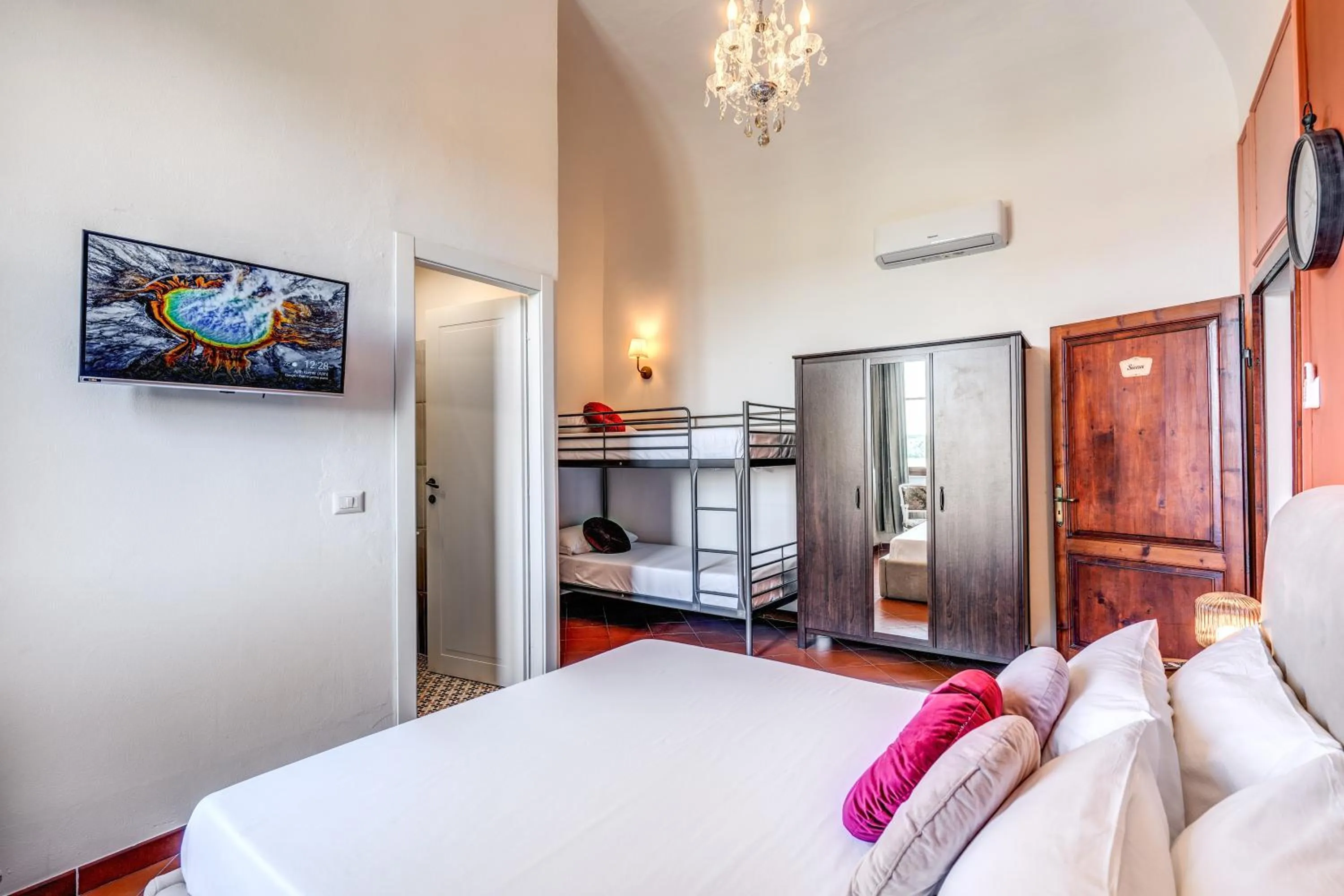 Bedroom, Bed in AwesHomeitaly - Villa Tower