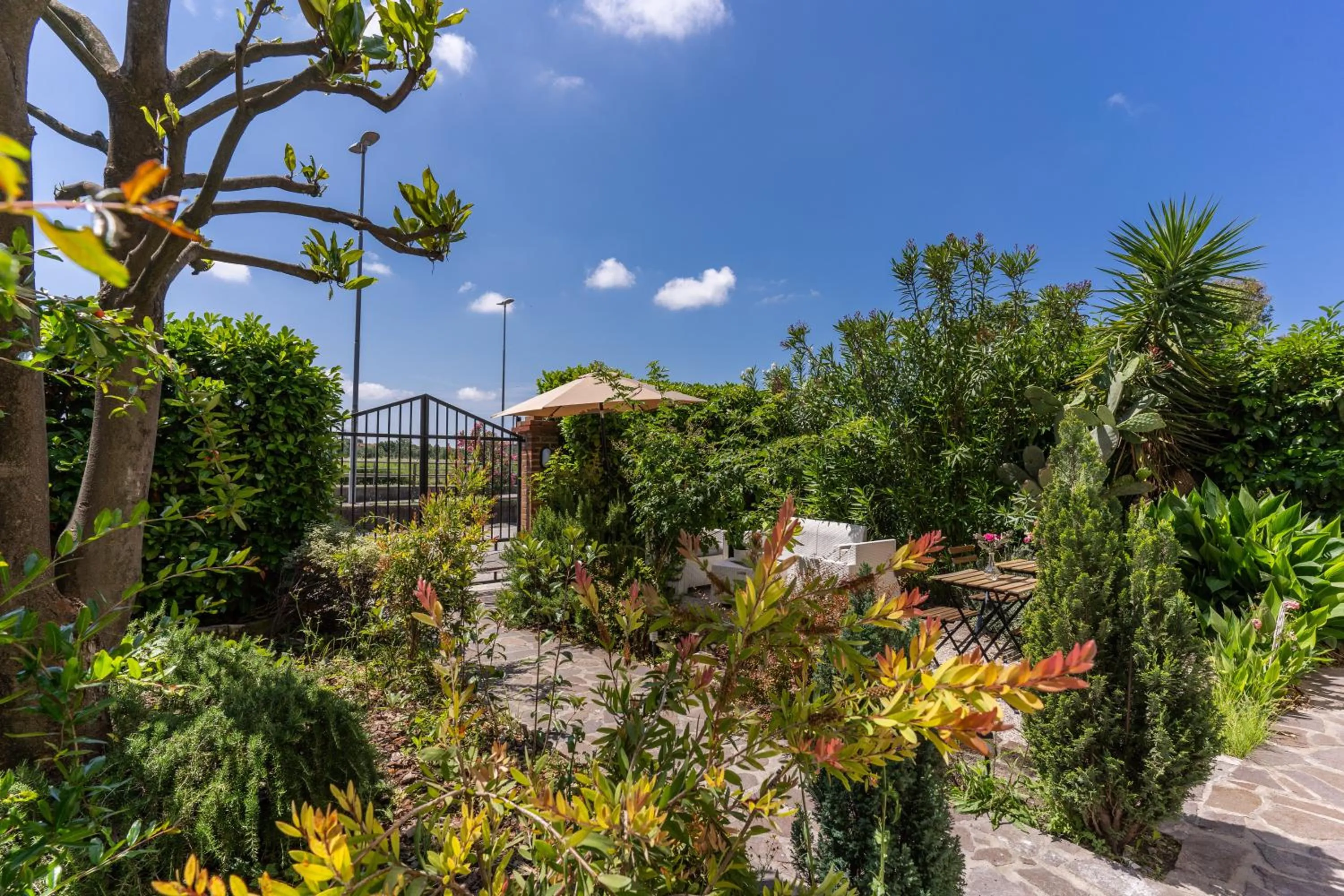 Garden in AwesHomeitaly - Villa Tower