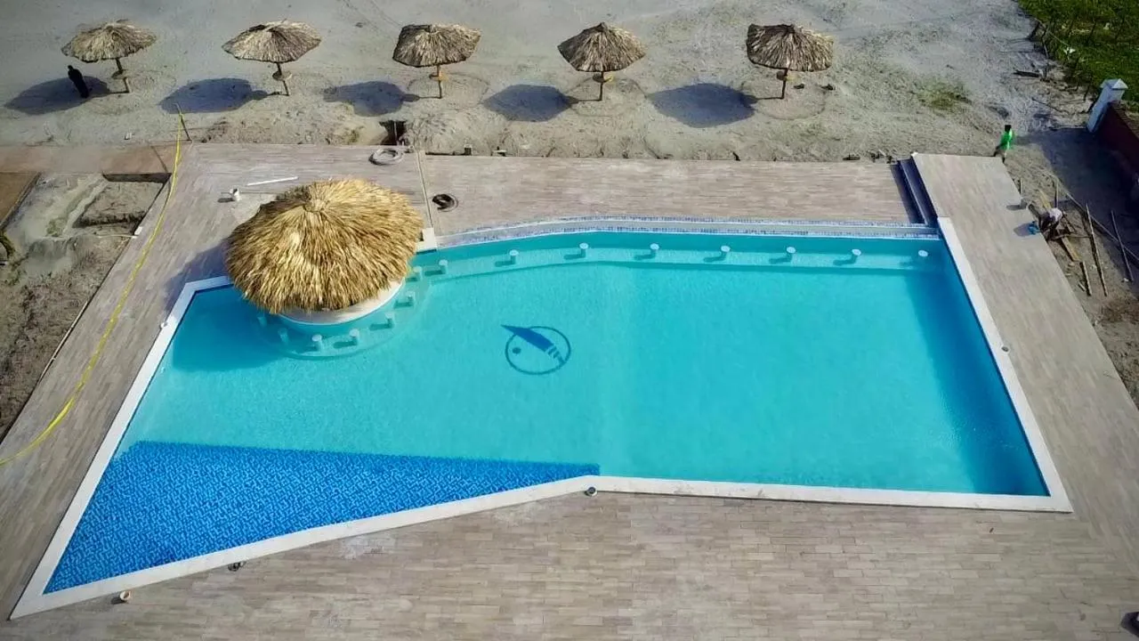 Pool view in HOTEL TESORO BEACH