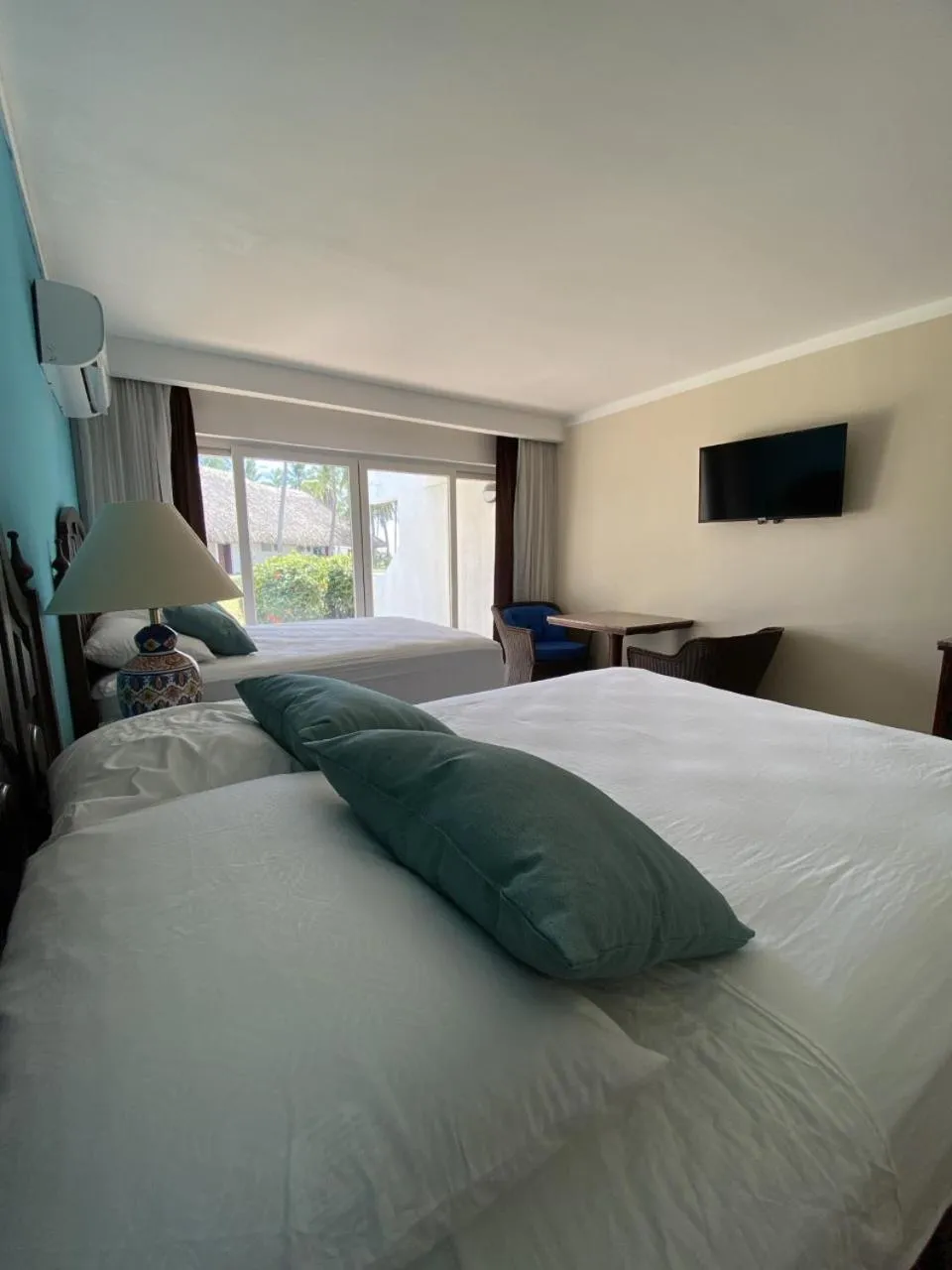 Bed in HOTEL TESORO BEACH