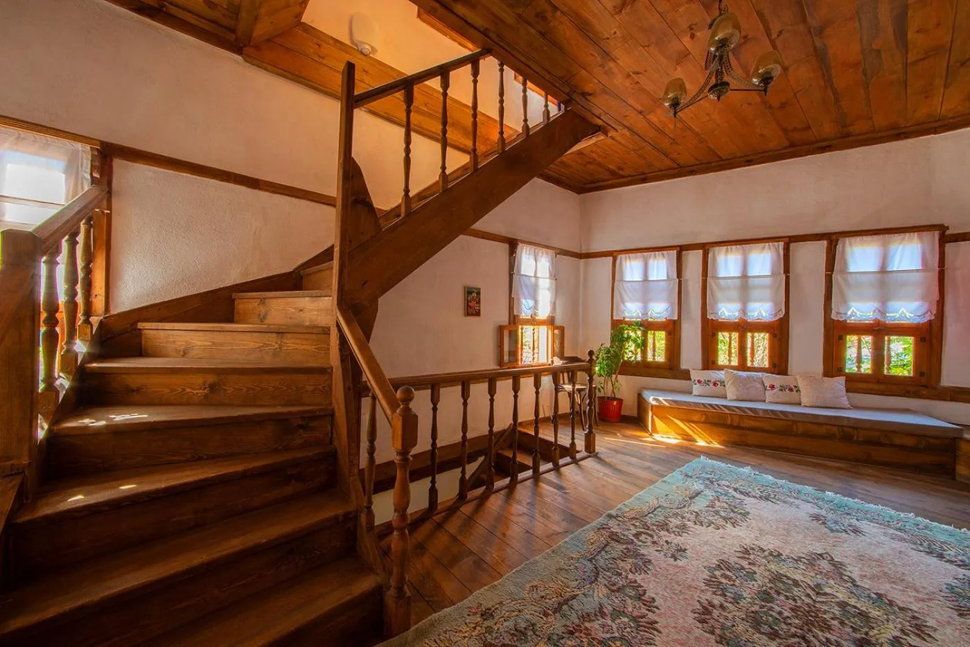 Seating area in Meymune Valide Konağı