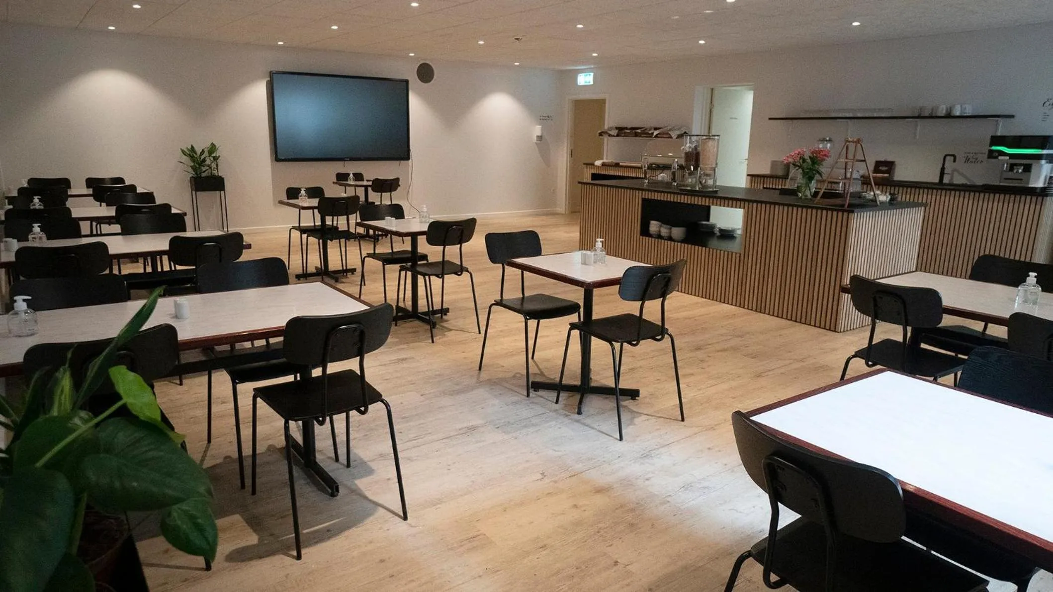 Breakfast in Hotel Djurhuus