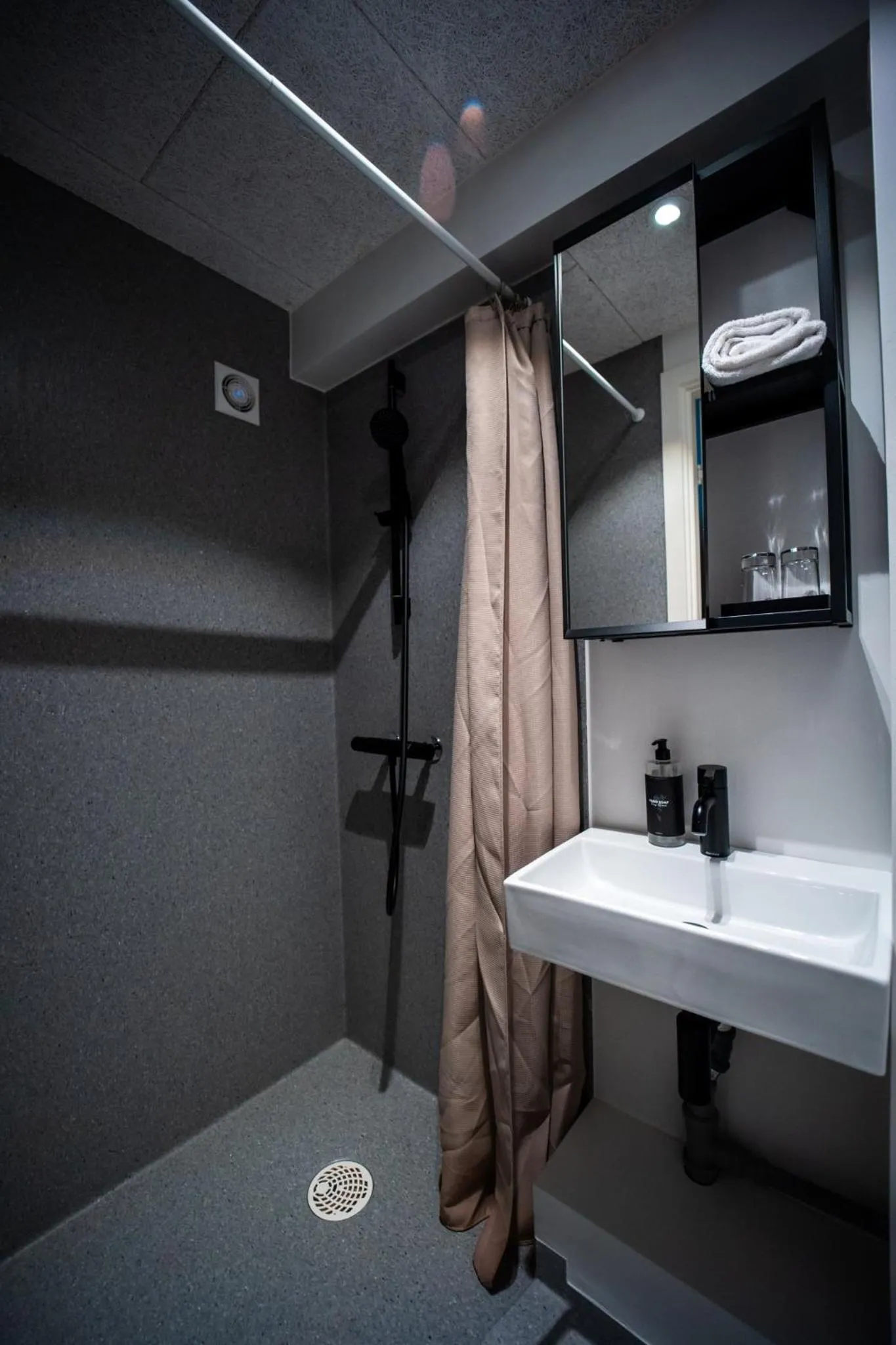 Bathroom in Hotel Djurhuus