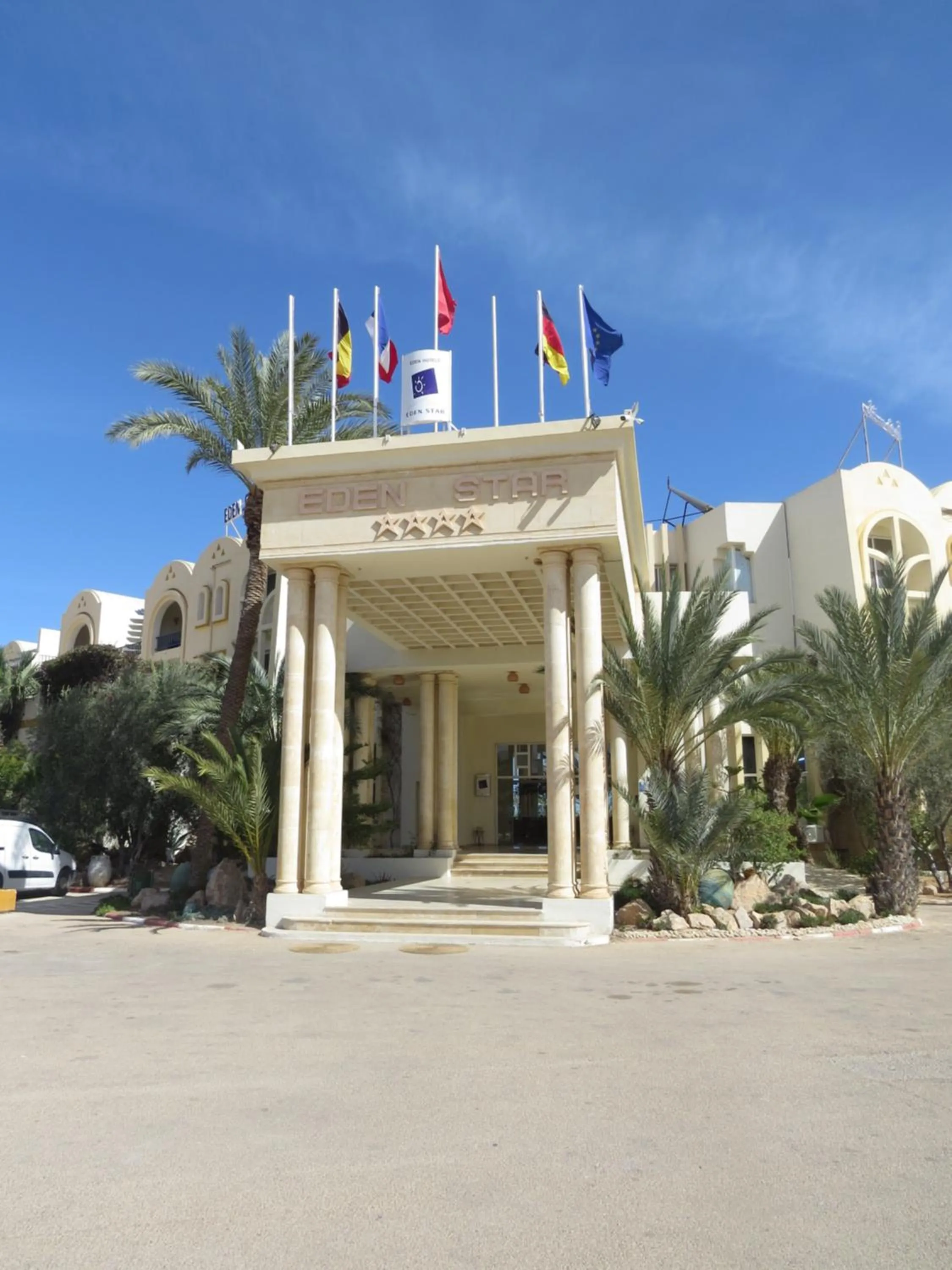 Facade/entrance in Eden Star Resort