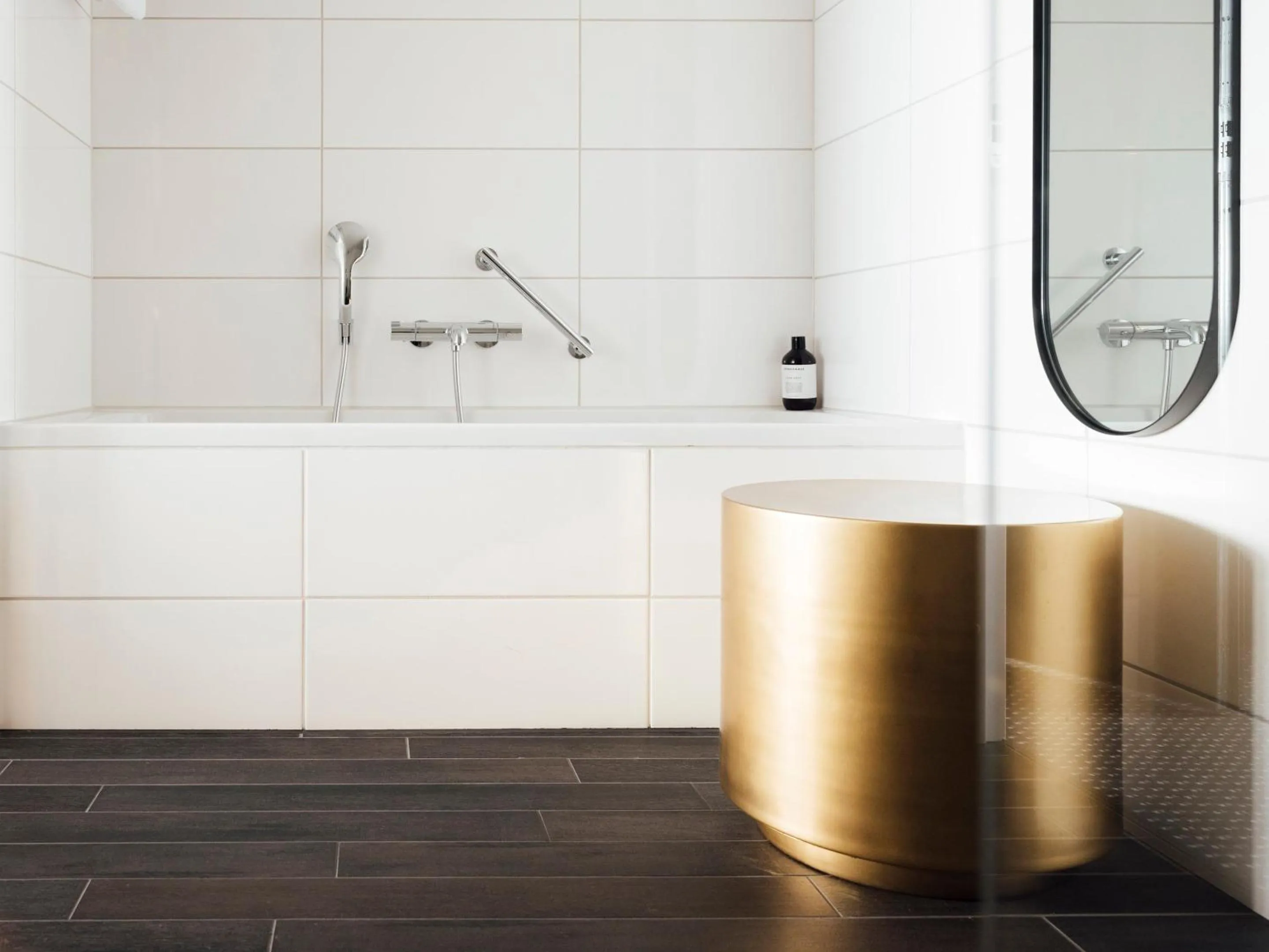 Bathroom in Hotel Føroyar