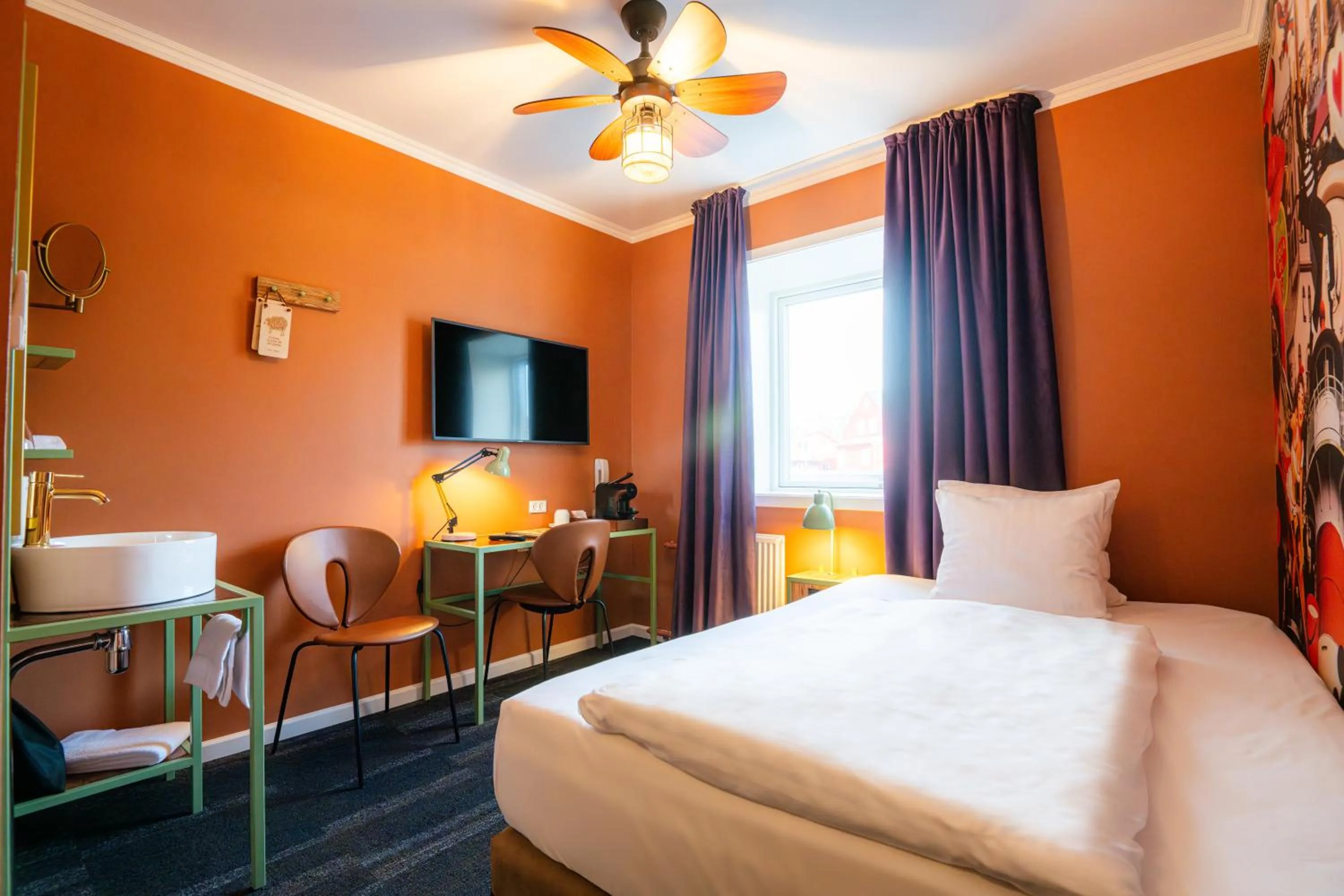 Bedroom, Bed in Hotel Hafnia