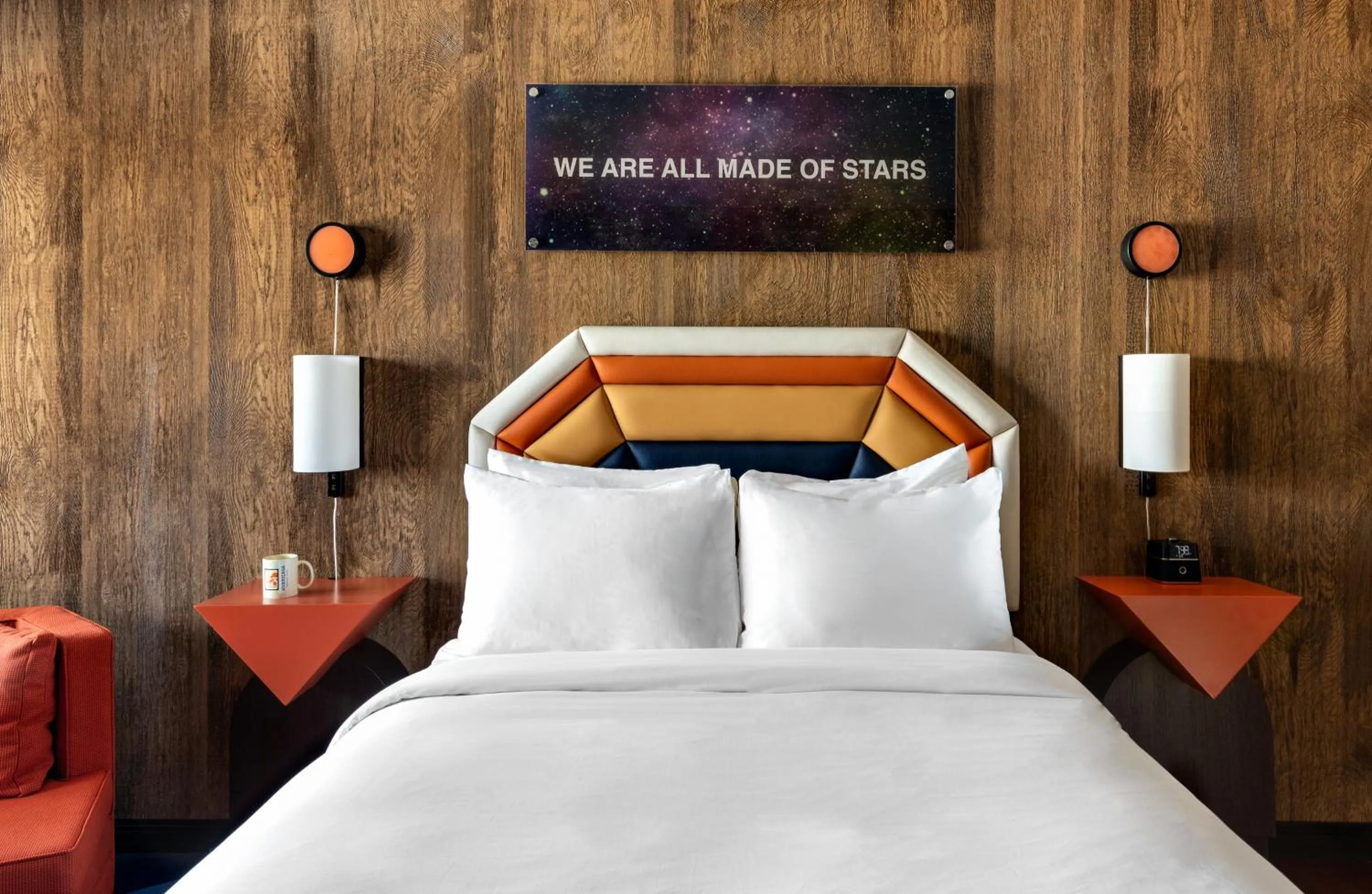 Bed in Americana Motor Hotel