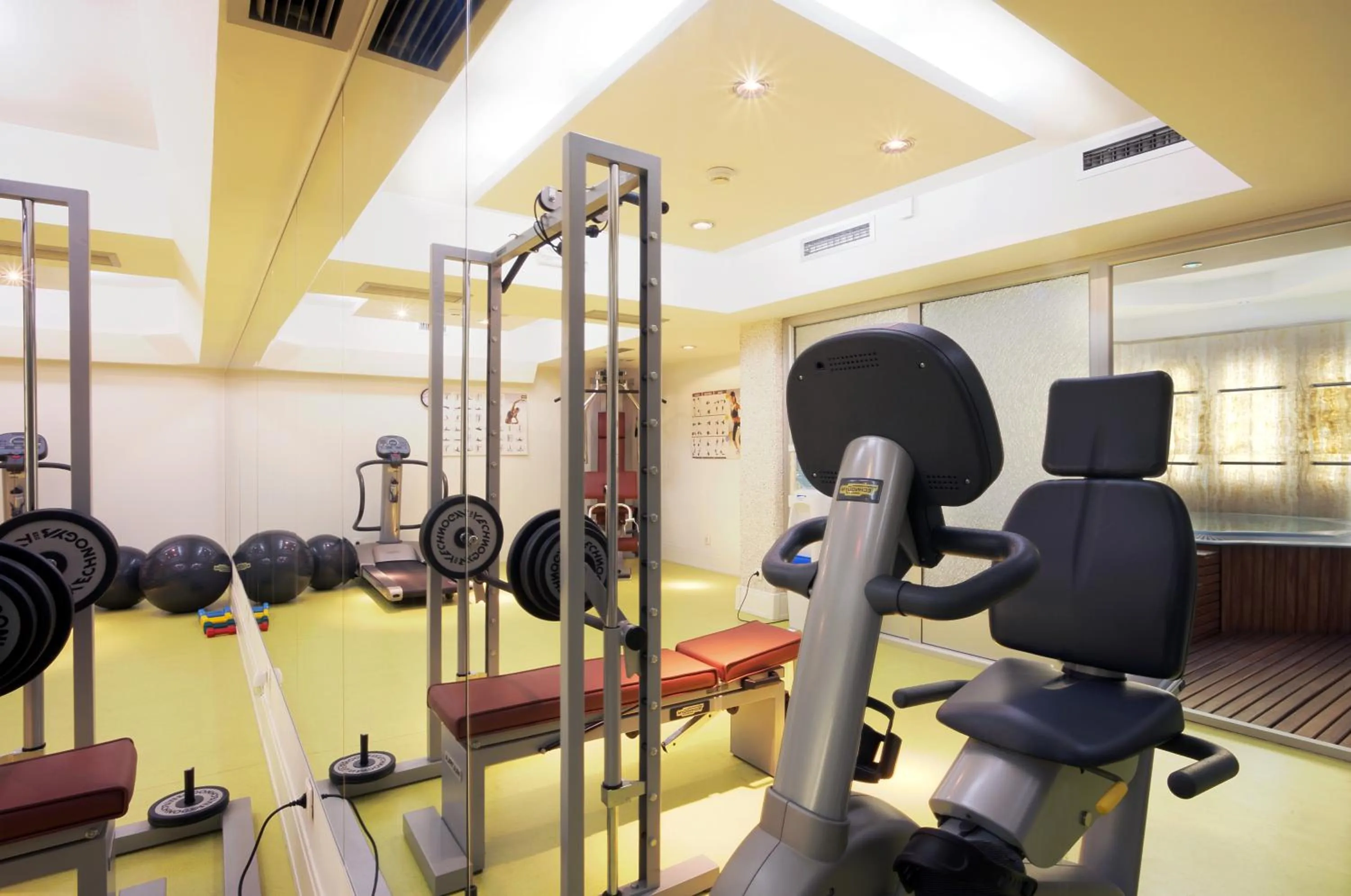 Fitness centre/facilities in Garni Hotel Crystal