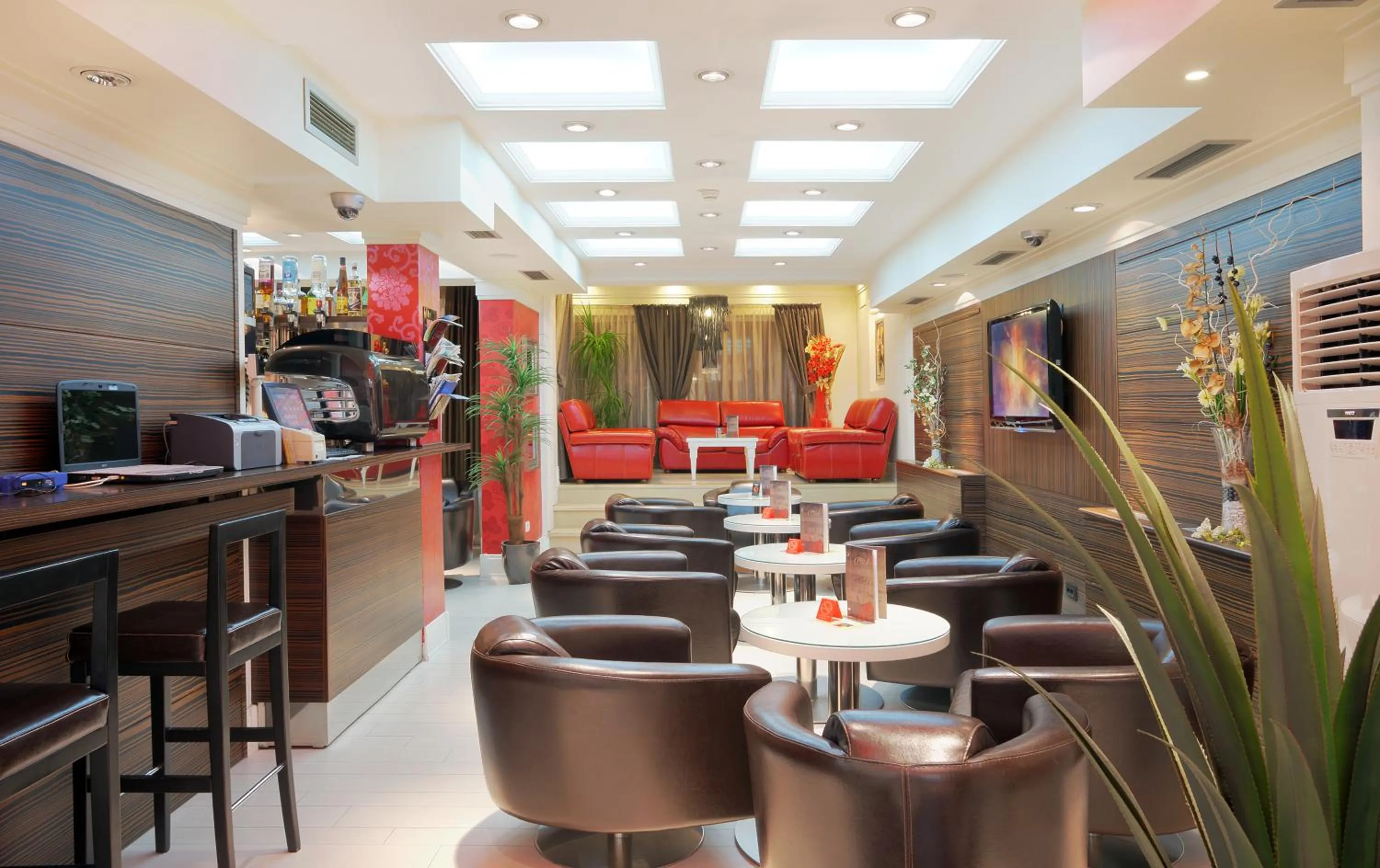 Lounge or bar in Garni Hotel Crystal