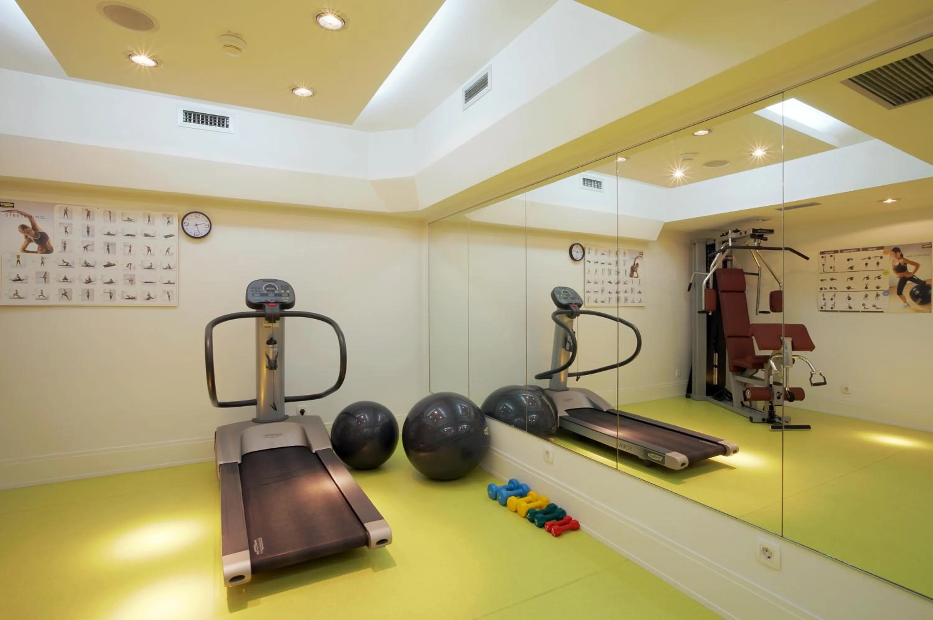 Fitness centre/facilities in Garni Hotel Crystal