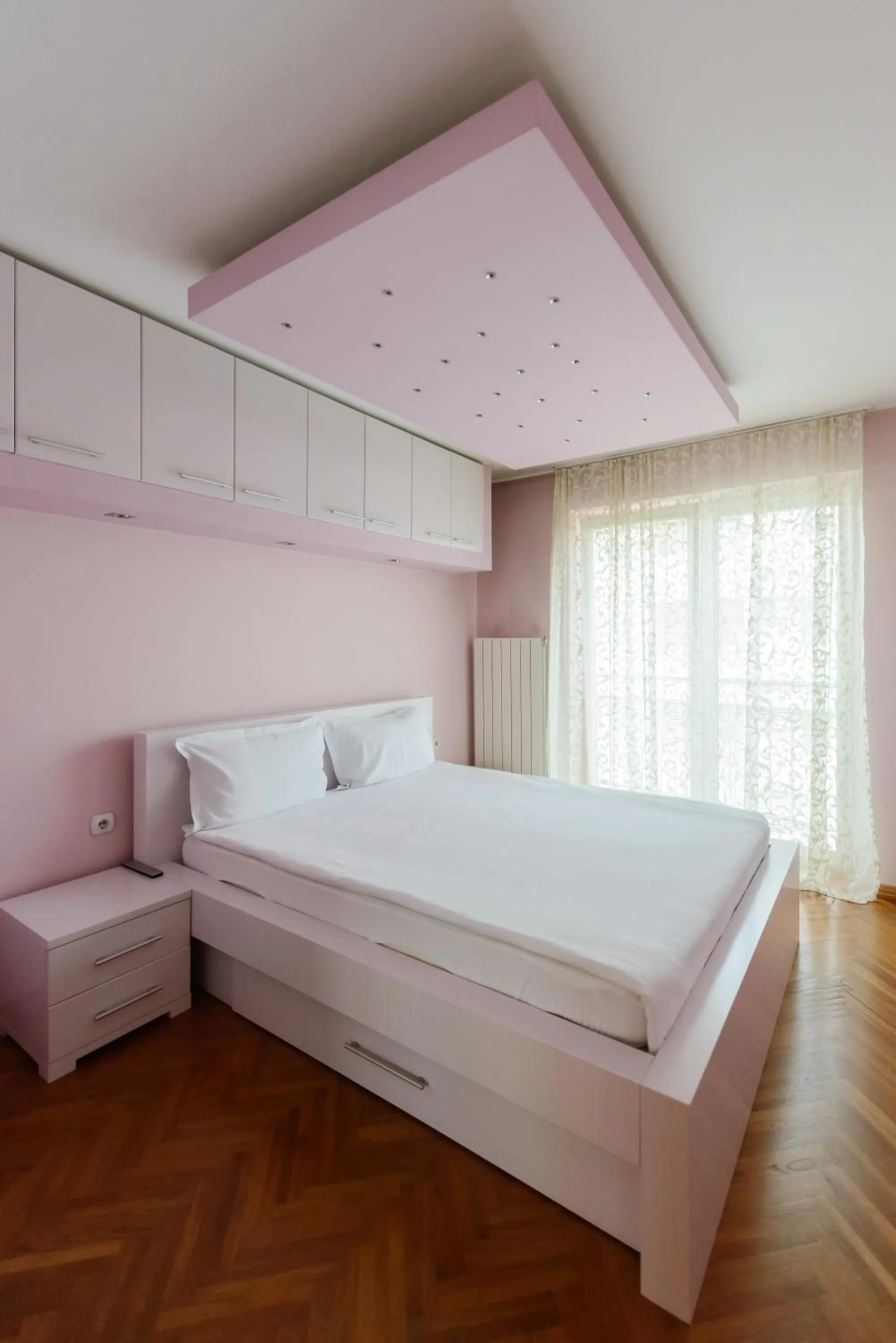 Bed in Garni Hotel Crystal