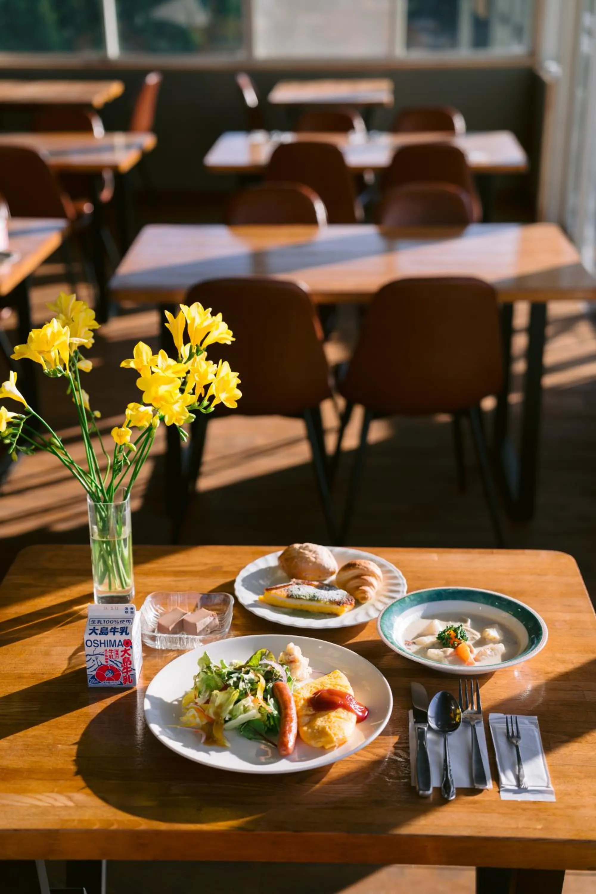 Restaurant/places to eat in Hotel Kailani