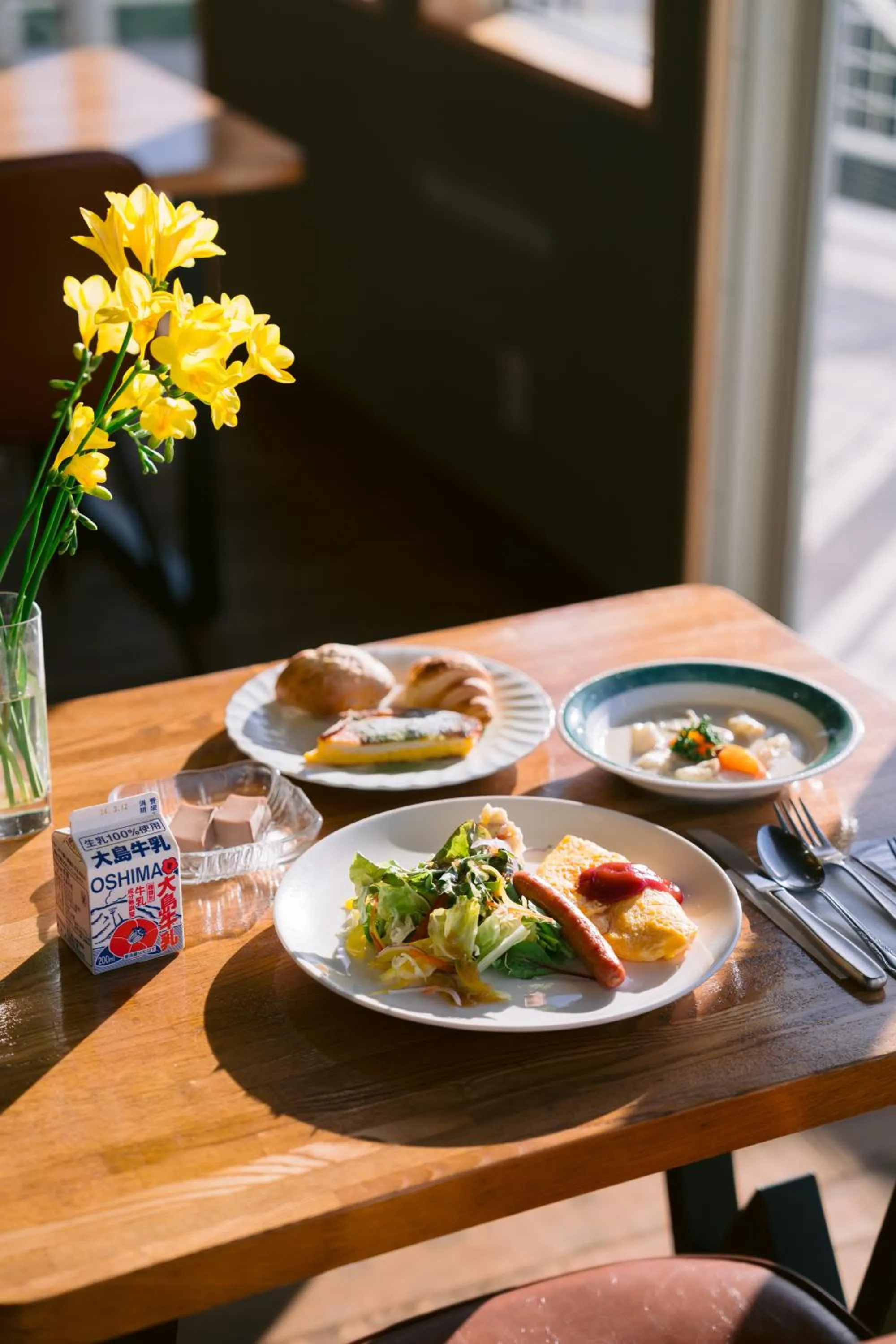 Restaurant/places to eat in Hotel Kailani