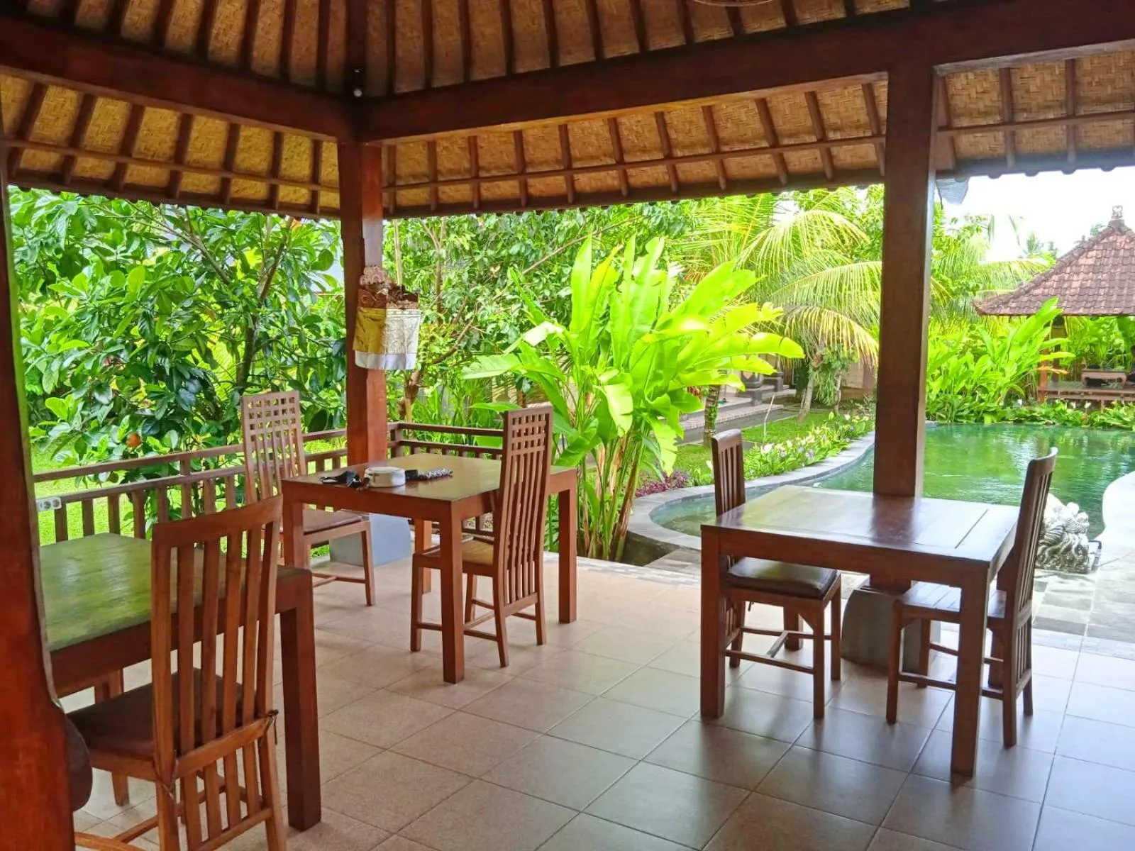 Restaurant/places to eat in Pondok Ayu Soca