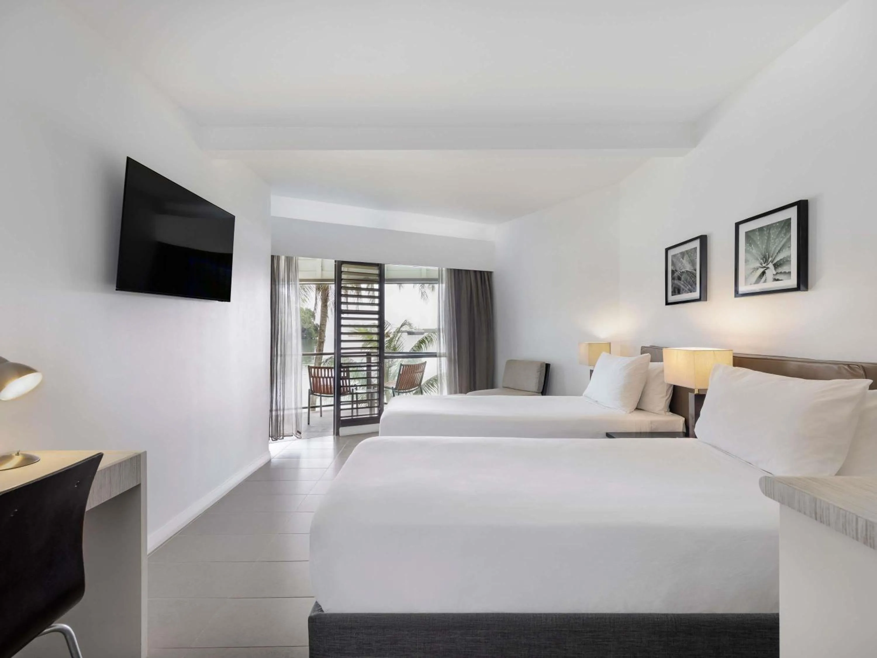 Bedroom, Bed in Novotel Suva Lami Bay