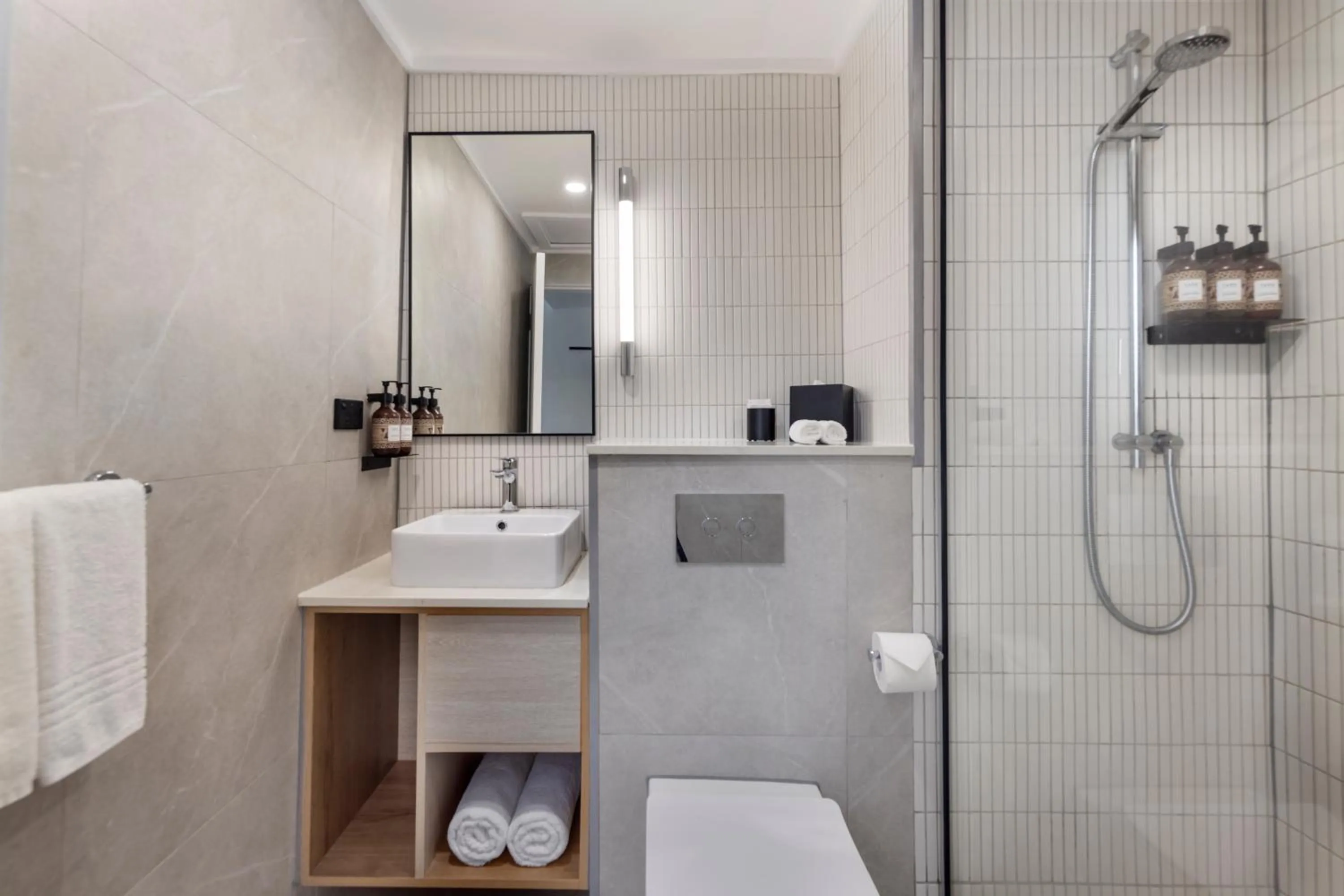 Shower in Novotel Suva Lami Bay