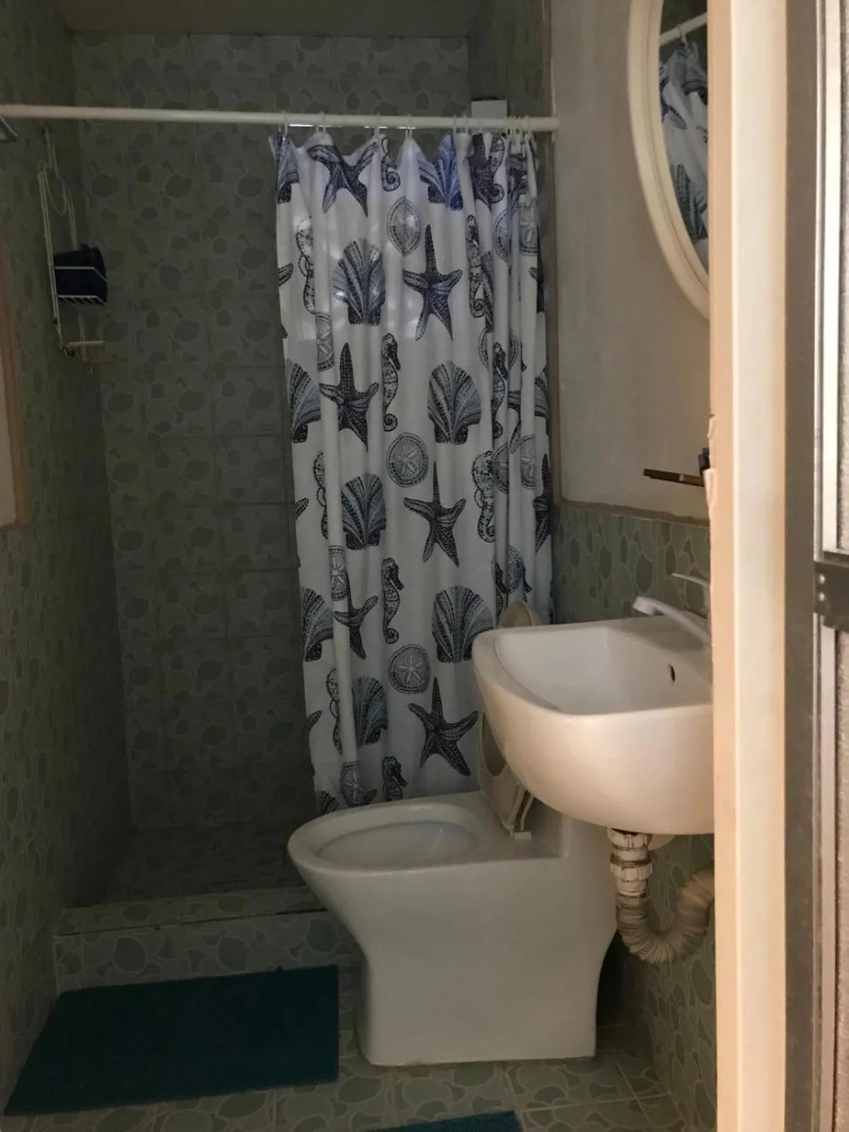 Toilet in Gerty's Tourist Inn powered by Cocotel