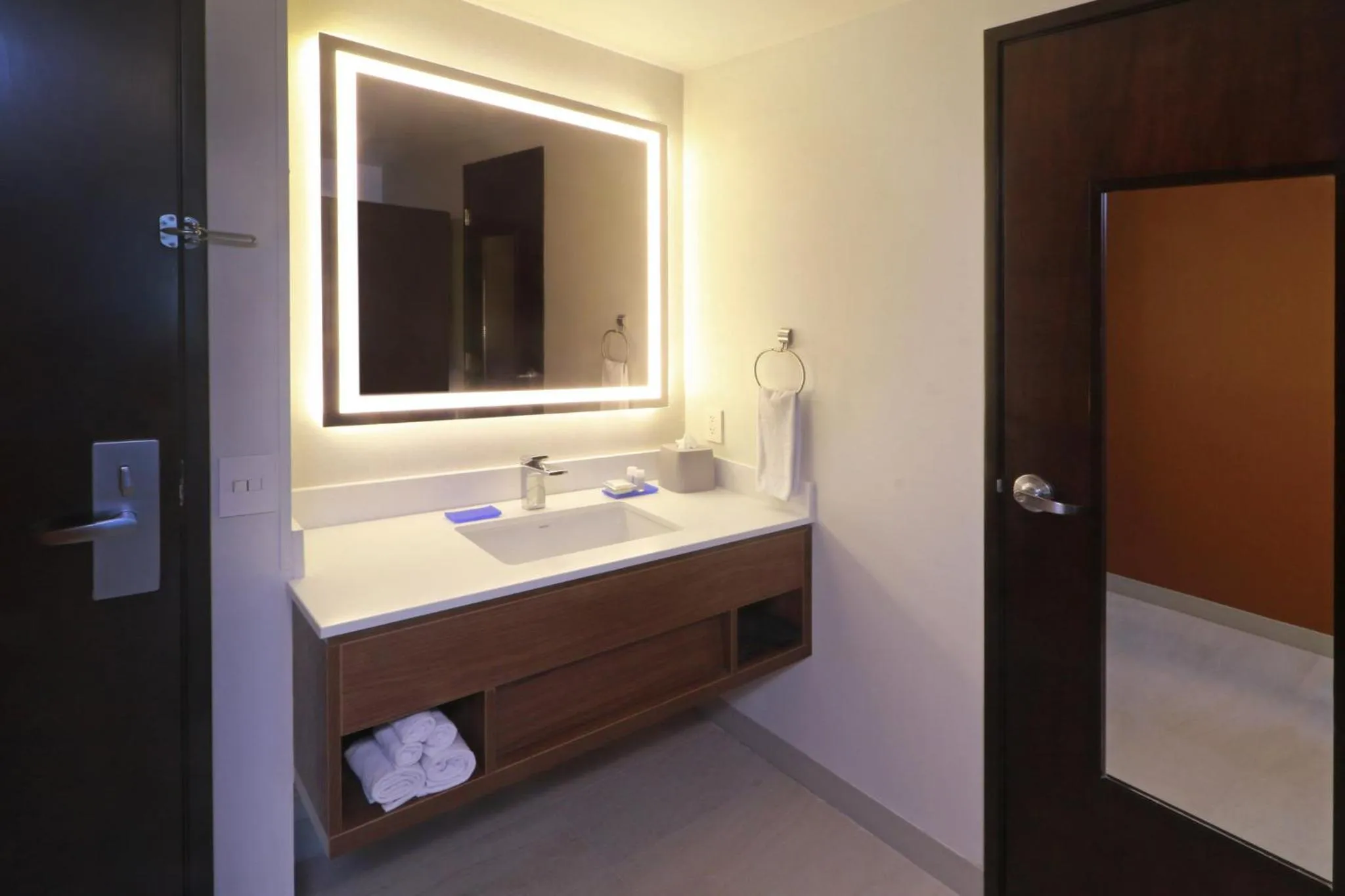Bathroom in Holiday Inn Express Guadalajara Iteso by IHG