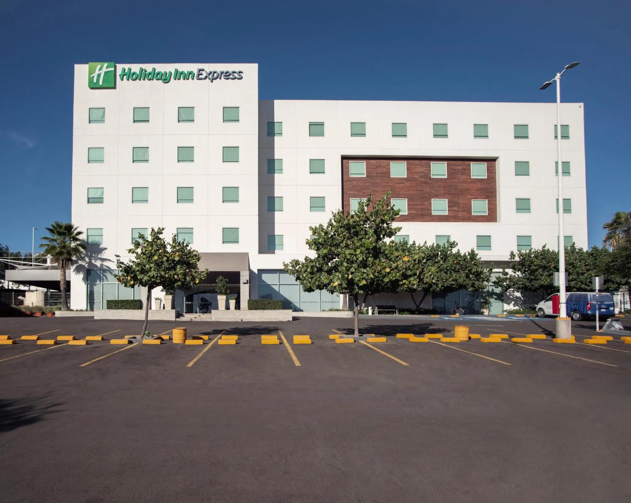Property building in Holiday Inn Express Guadalajara Iteso by IHG