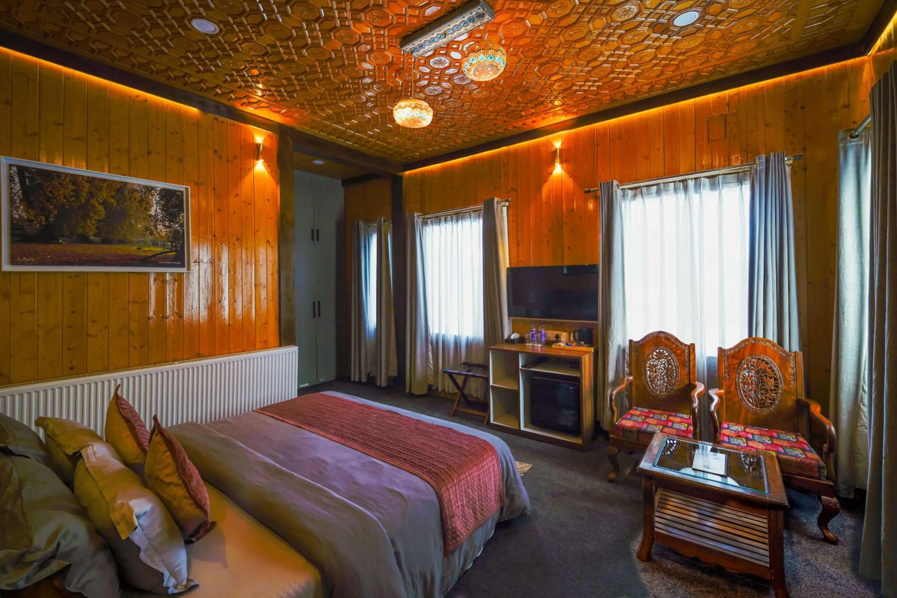 Photo of the whole room, Bed in Gulmarg Woods By Stay Pattern