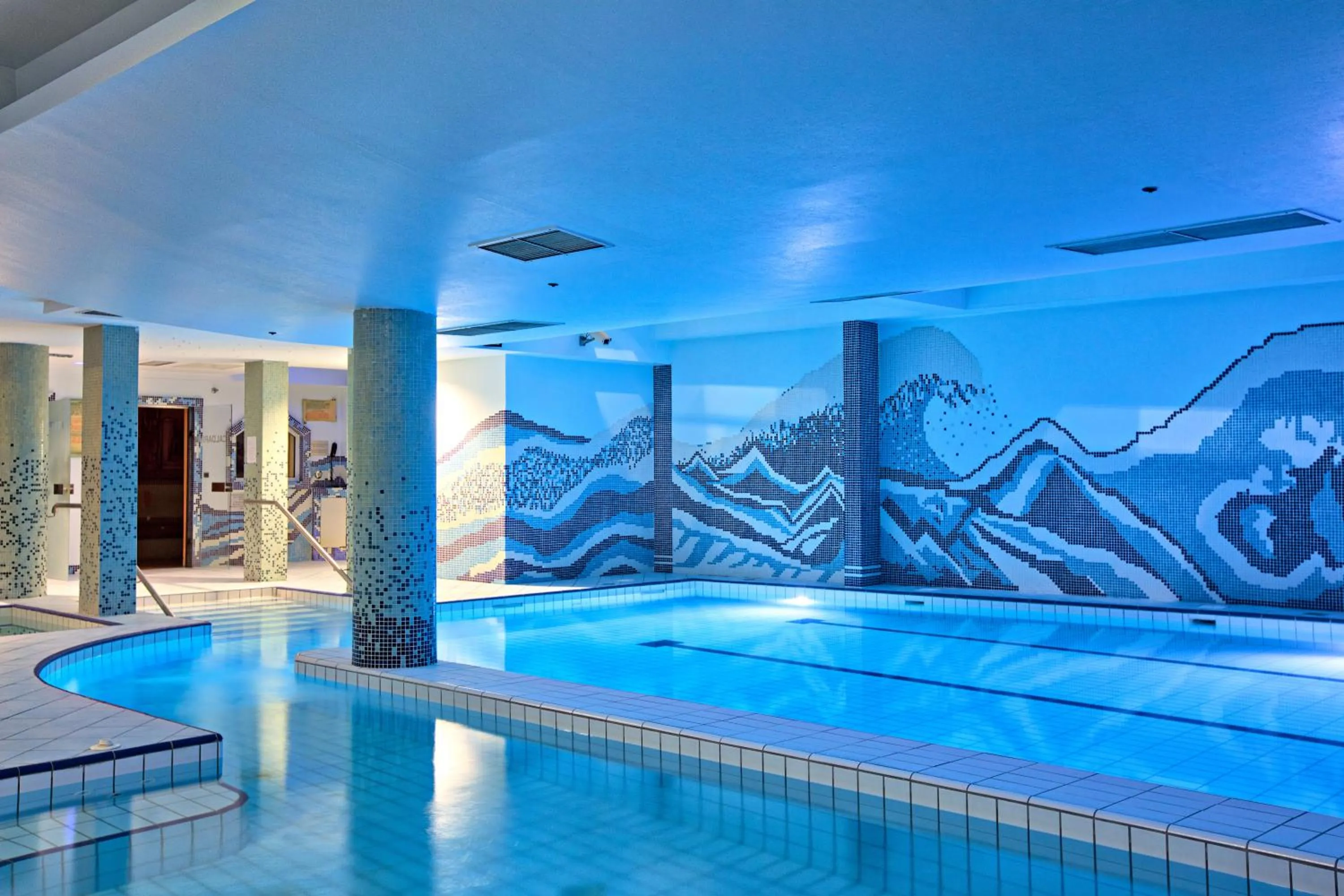 Swimming pool in Hotel Central Sarajevo - Gym, Pool & Spa