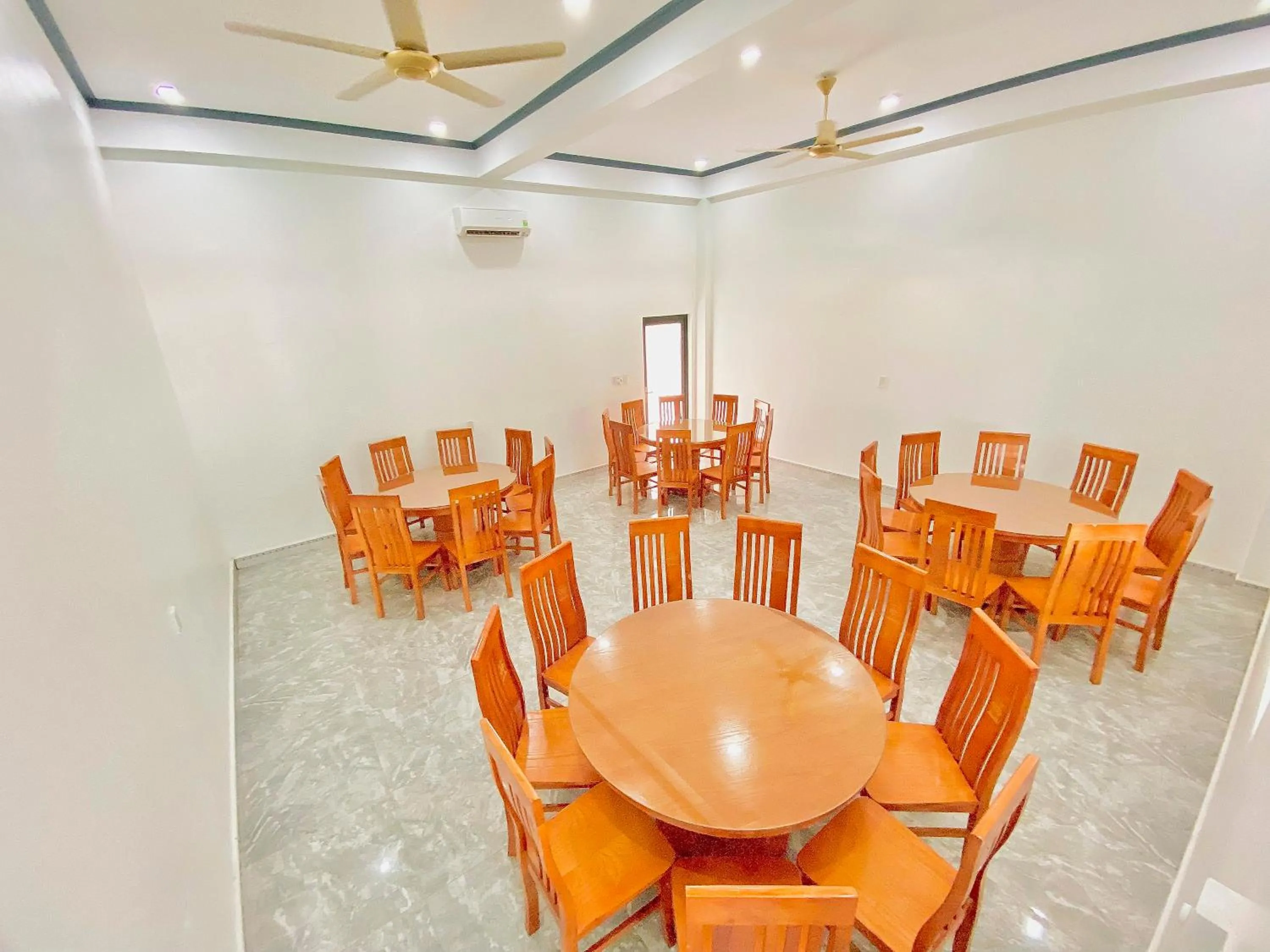 Restaurant/places to eat in An Thảo Ba Bể Hotel