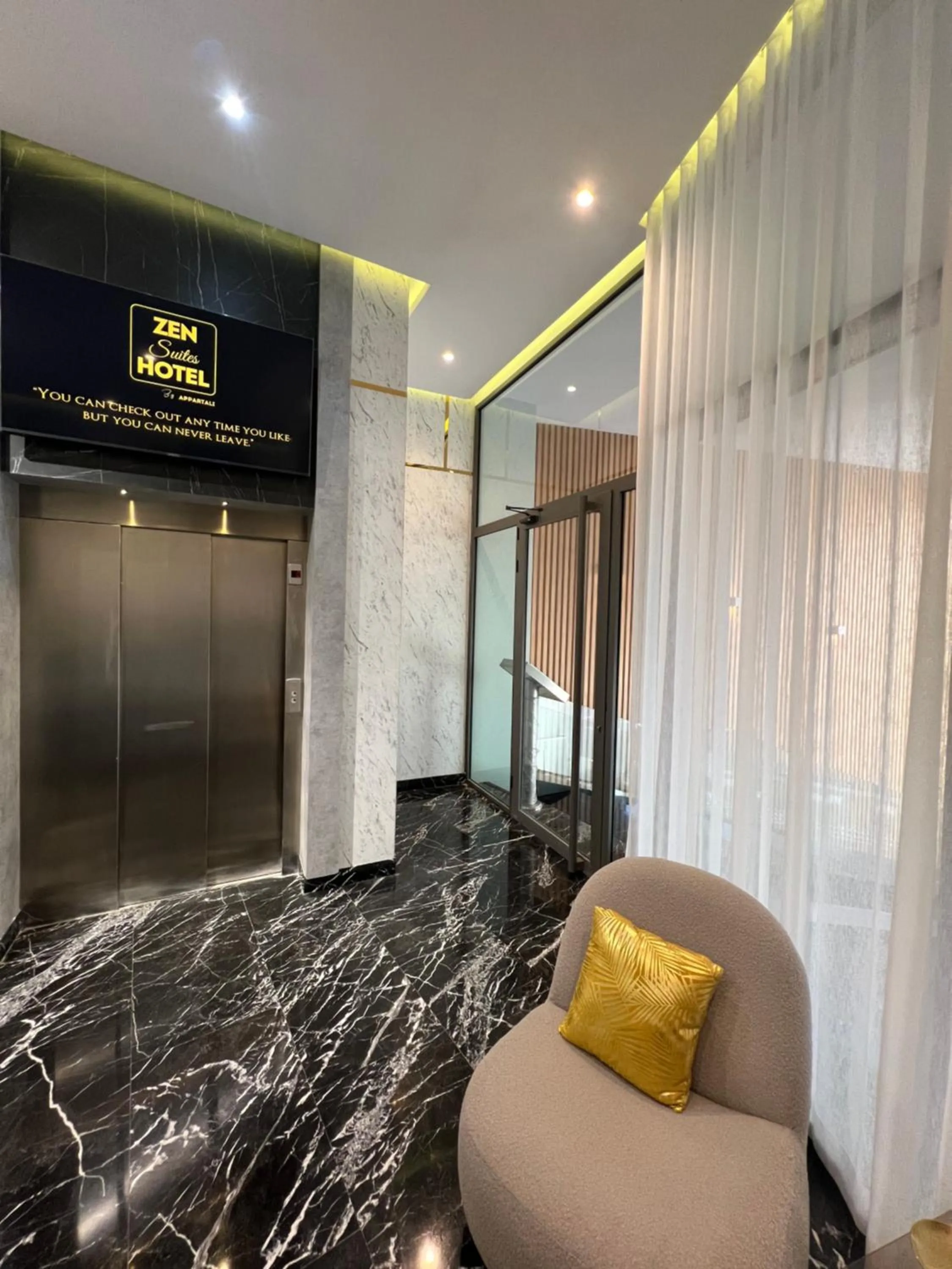 Lobby or reception in ZEN Suites Hotel Massira