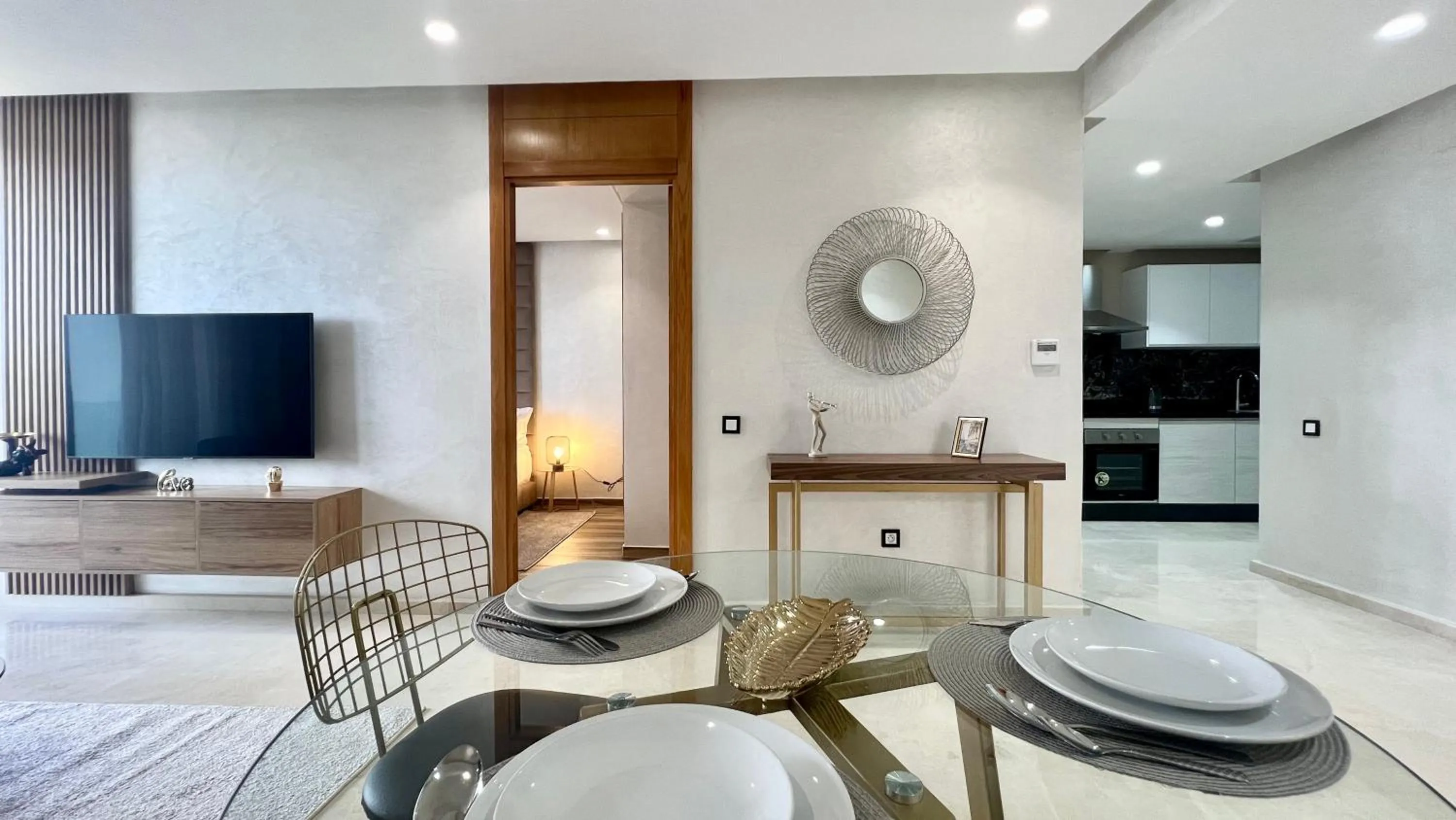 TV and multimedia in ZEN Suites Hotel Massira