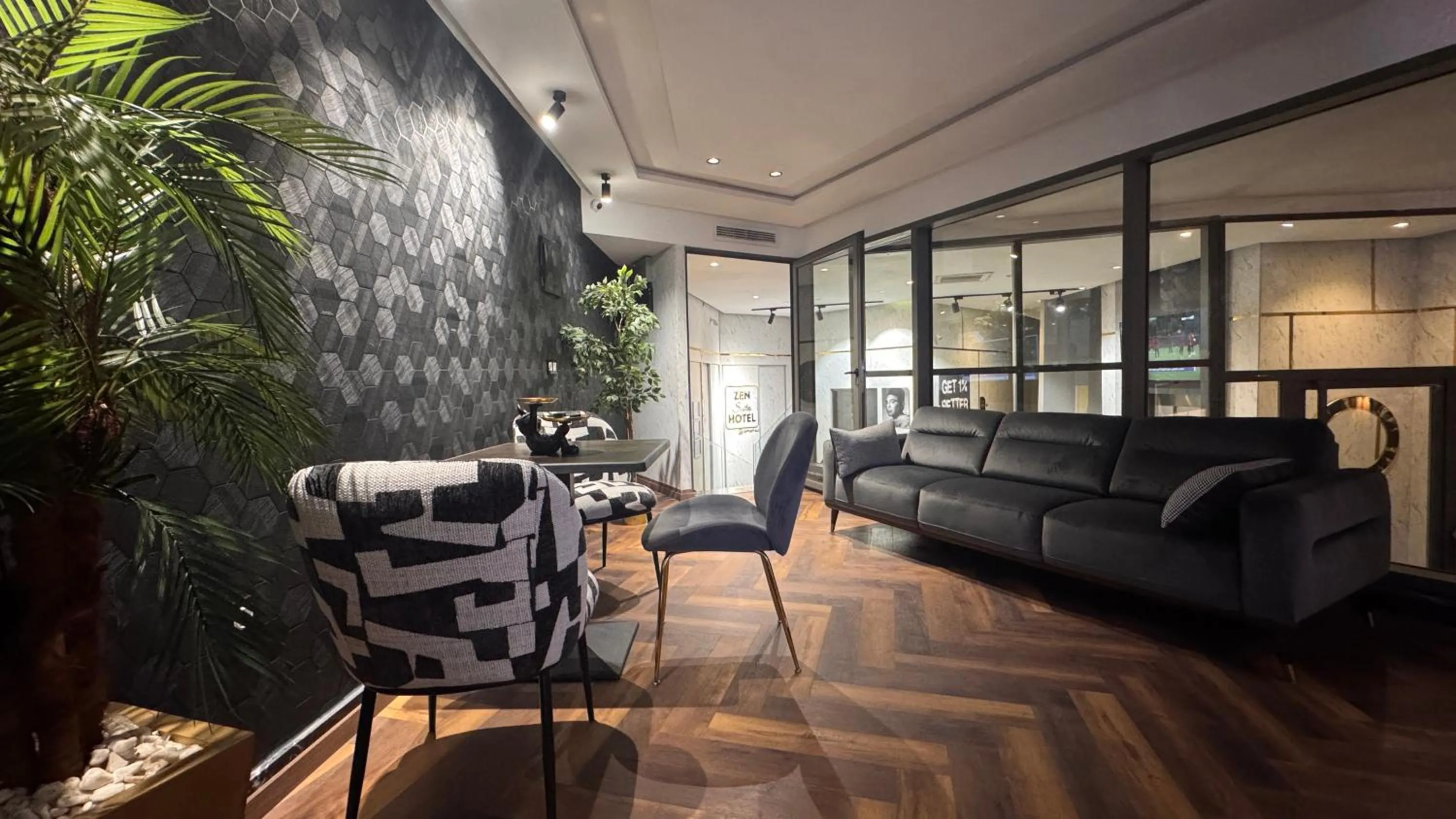 Restaurant/places to eat in ZEN Suites Hotel Massira