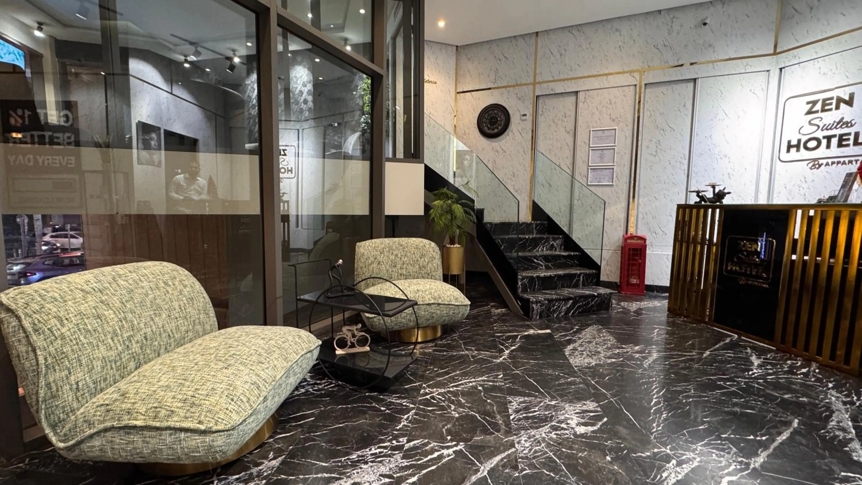 Restaurant/places to eat in ZEN Suites Hotel Massira